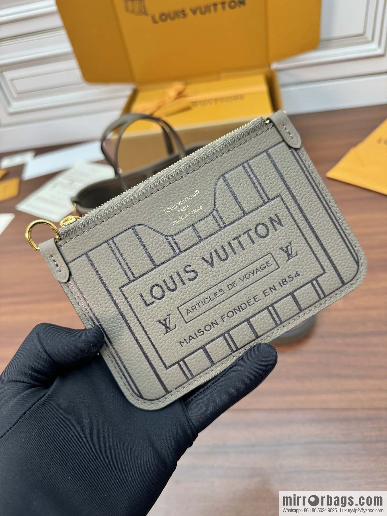 LV M12109 New Reversible Neverfull Bandoulière Inside Out BB