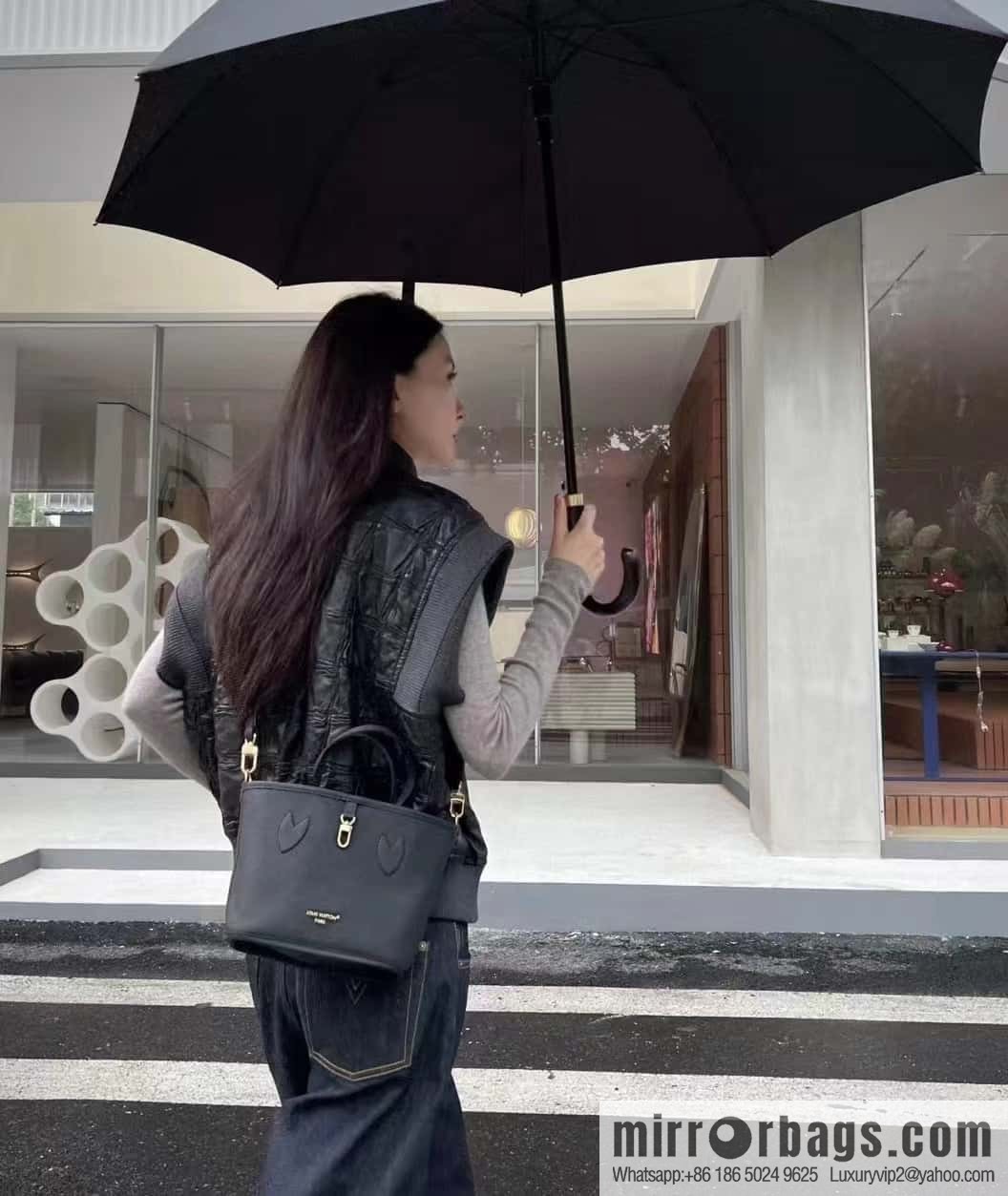 LV M12099 REVERSIBLE Neverfull Bandoulière Inside Out BB