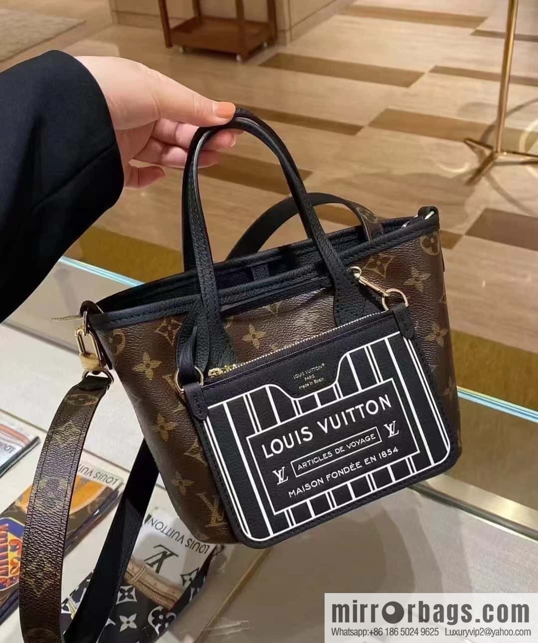 LV M12099 REVERSIBLE Neverfull Bandoulière Inside Out BB