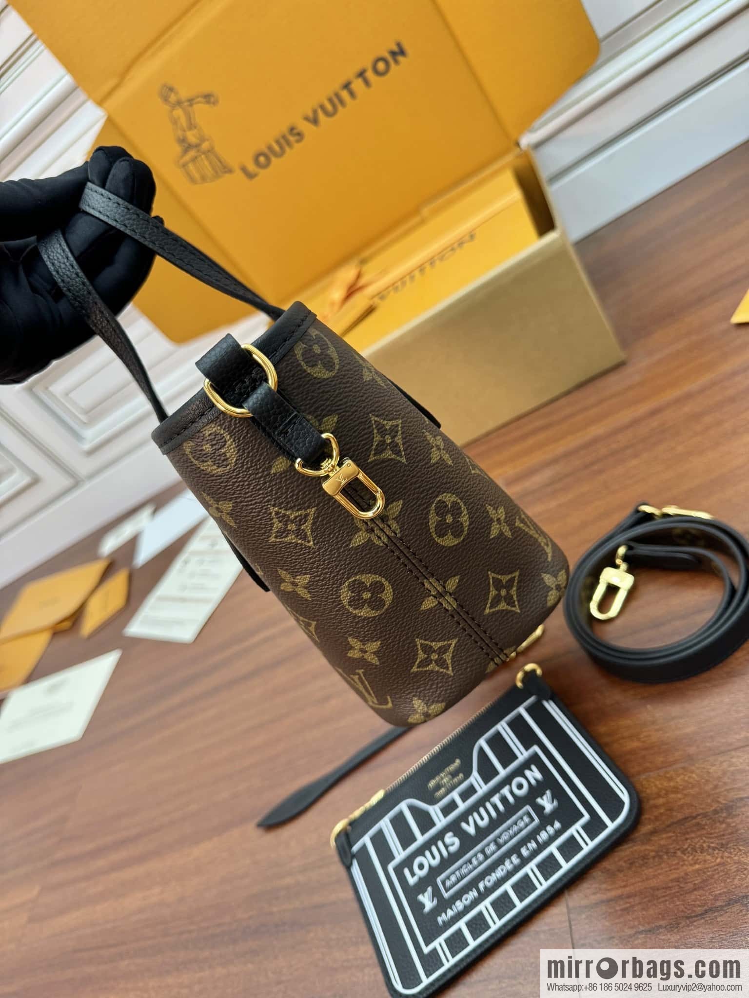 LV M12099 REVERSIBLE Neverfull Bandoulière Inside Out BB