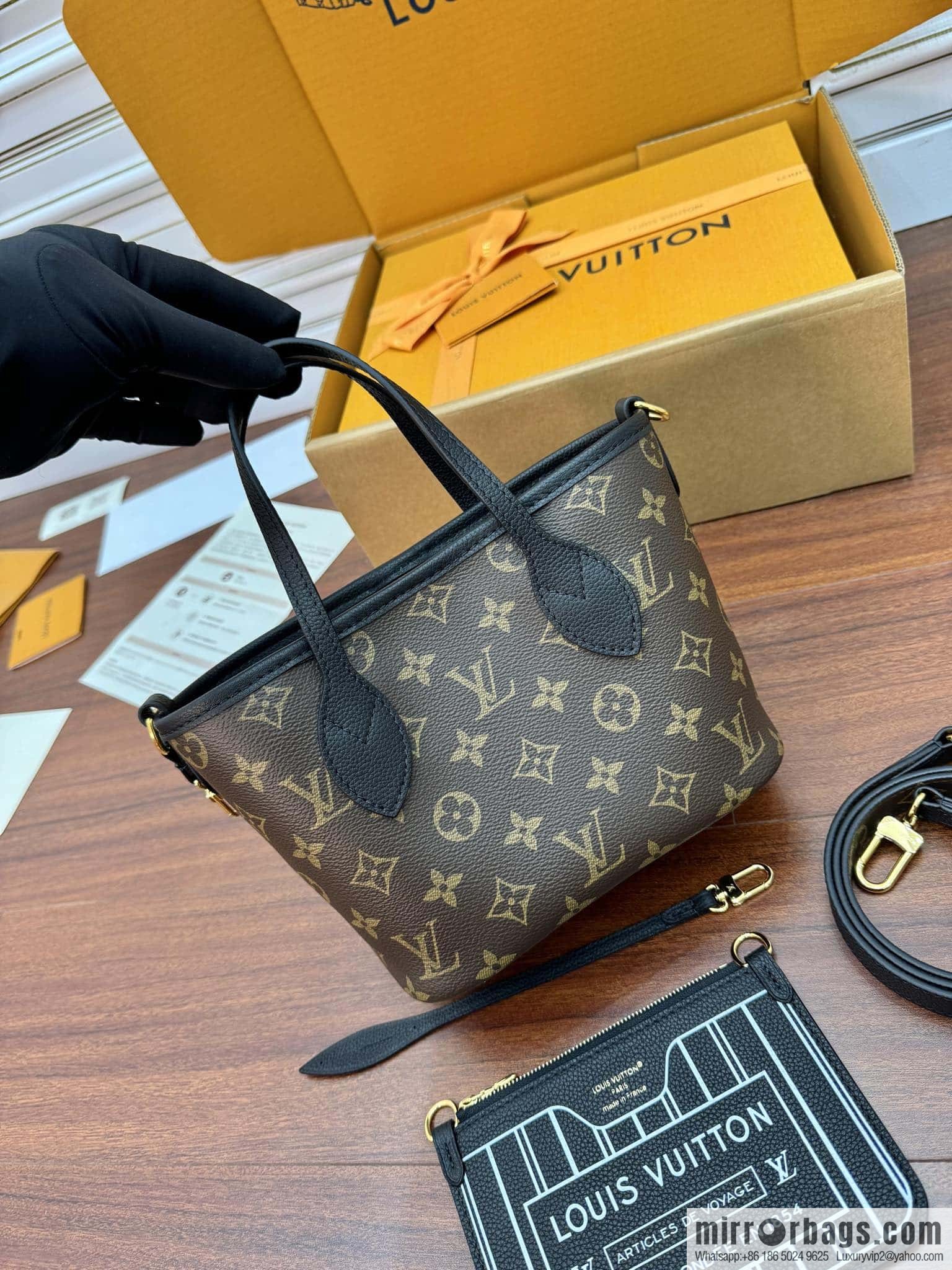 LV M12099 REVERSIBLE Neverfull Bandoulière Inside Out BB