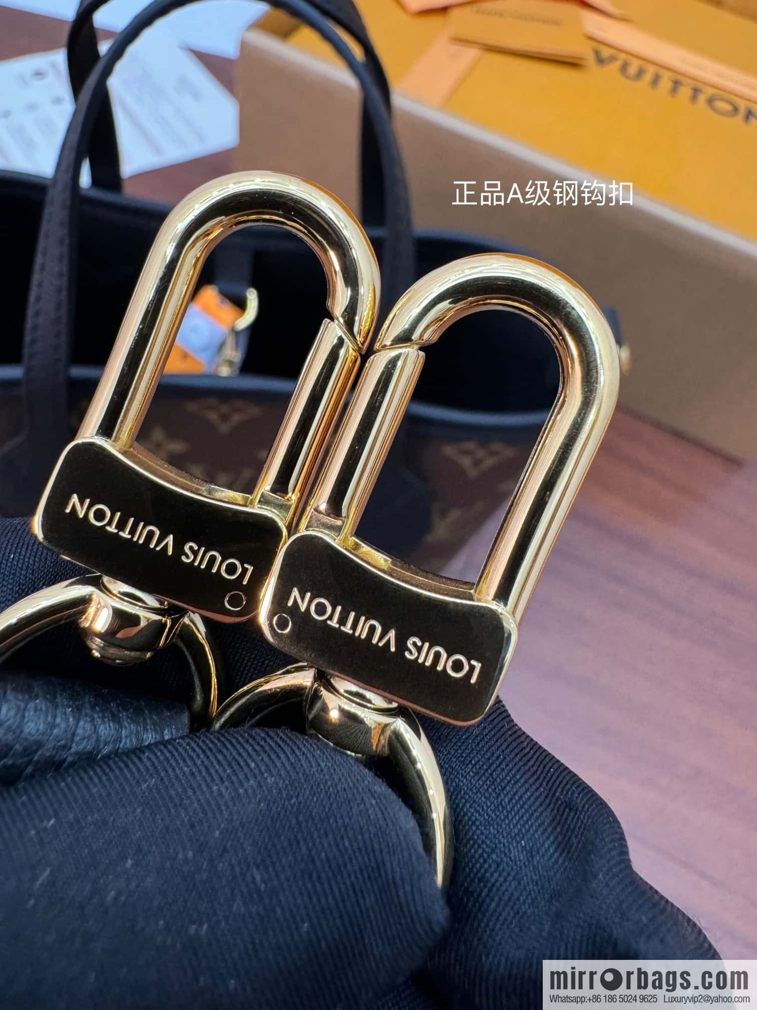 LV M12099 REVERSIBLE Neverfull Bandoulière Inside Out BB