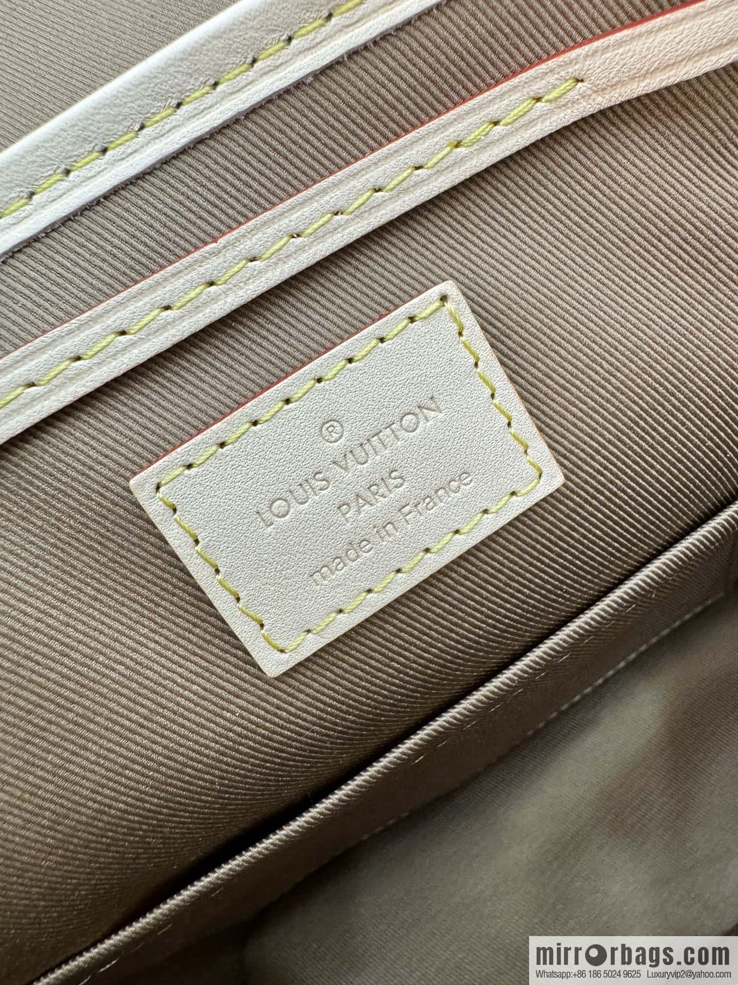LV M11199 Montsouris Mini