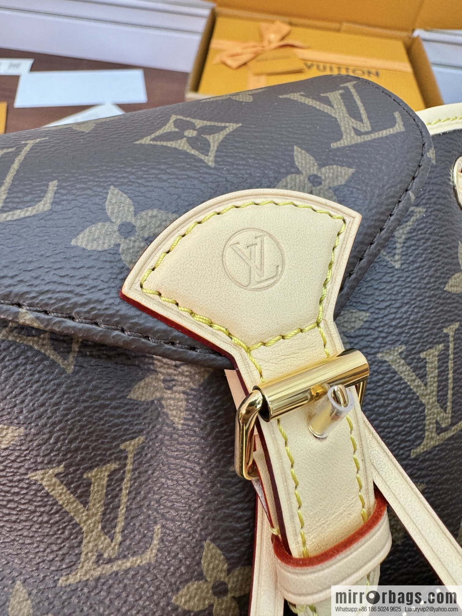 LV M11199 Montsouris Mini