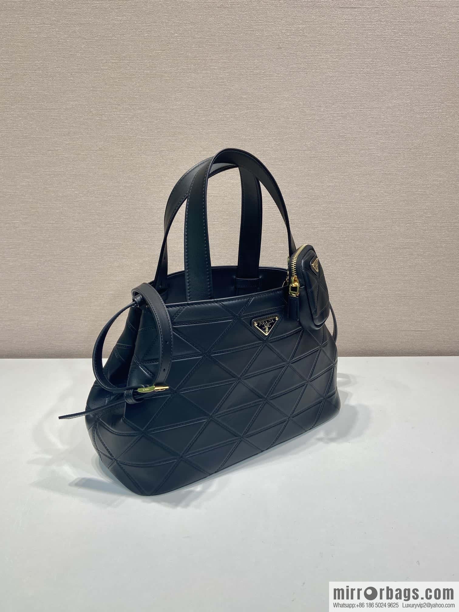PRADA 🎉 new tote bag 🎉 1BG545M🎉🎉