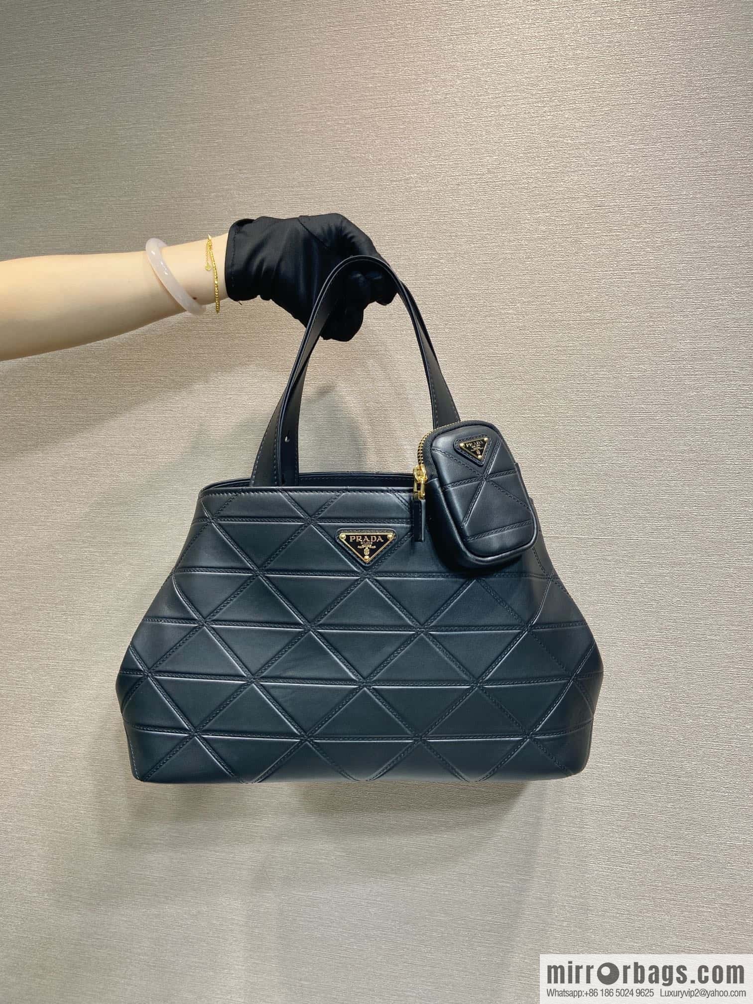 PRADA 🎉 new tote bag 🎉 1BG545M🎉🎉