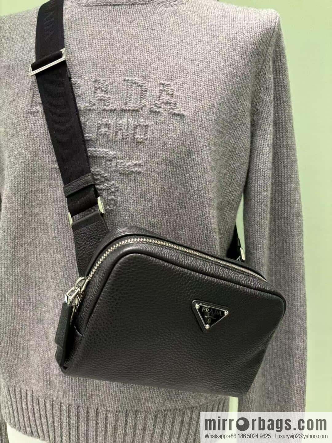 PRADA ๐ new breast bag ๐ 2VH181 large๐๐