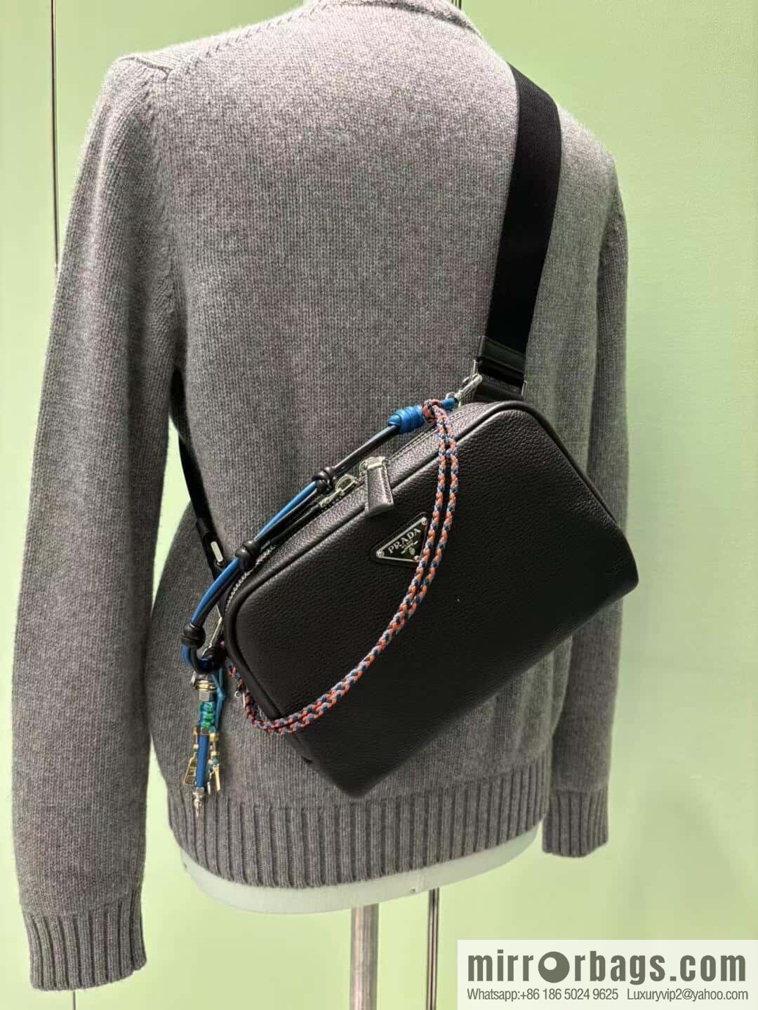 PRADA ๐ new breast bag ๐ 2VH181 large๐๐