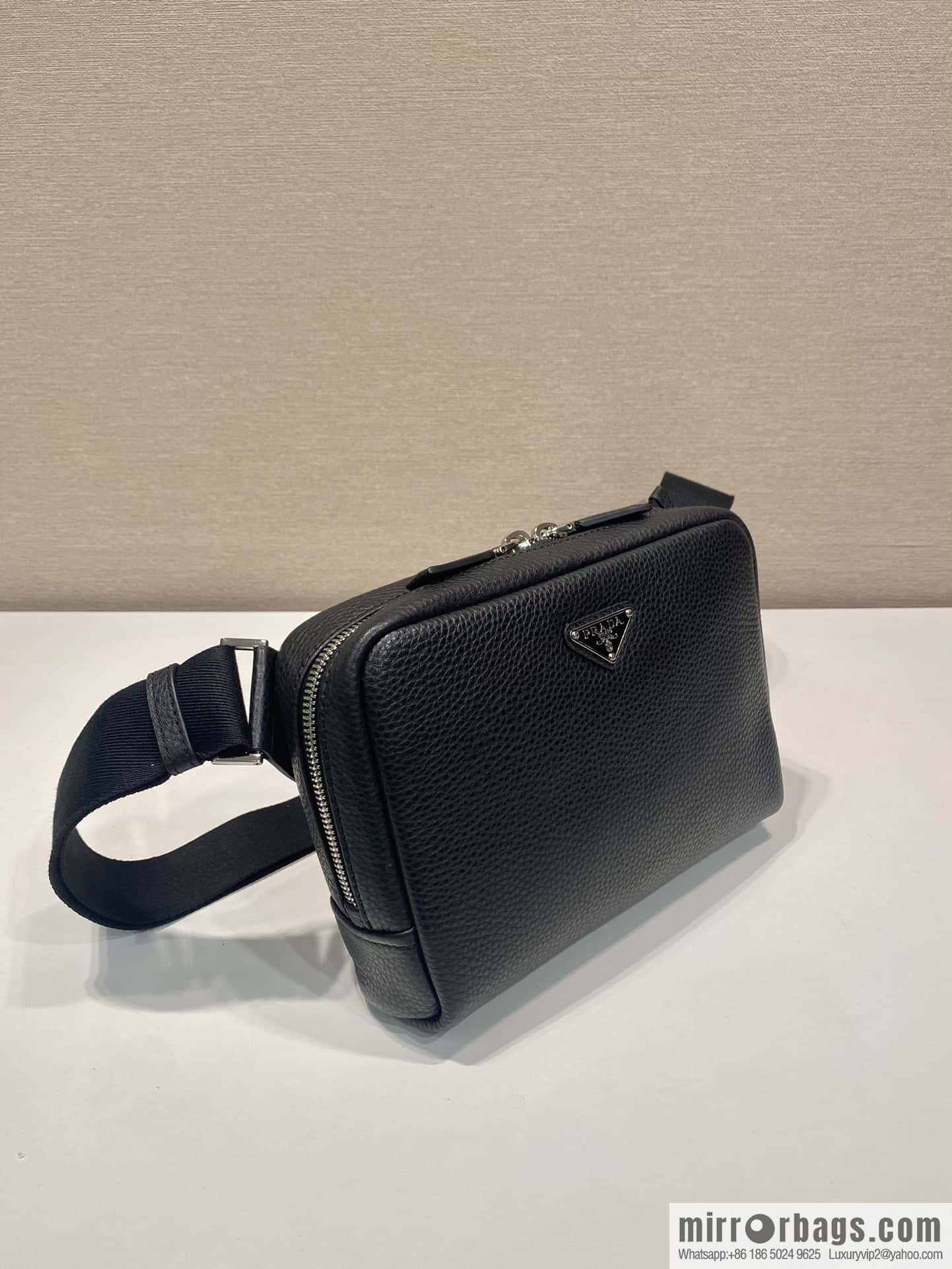 PRADA ๐ new breast bag ๐ 2VH181 large๐๐