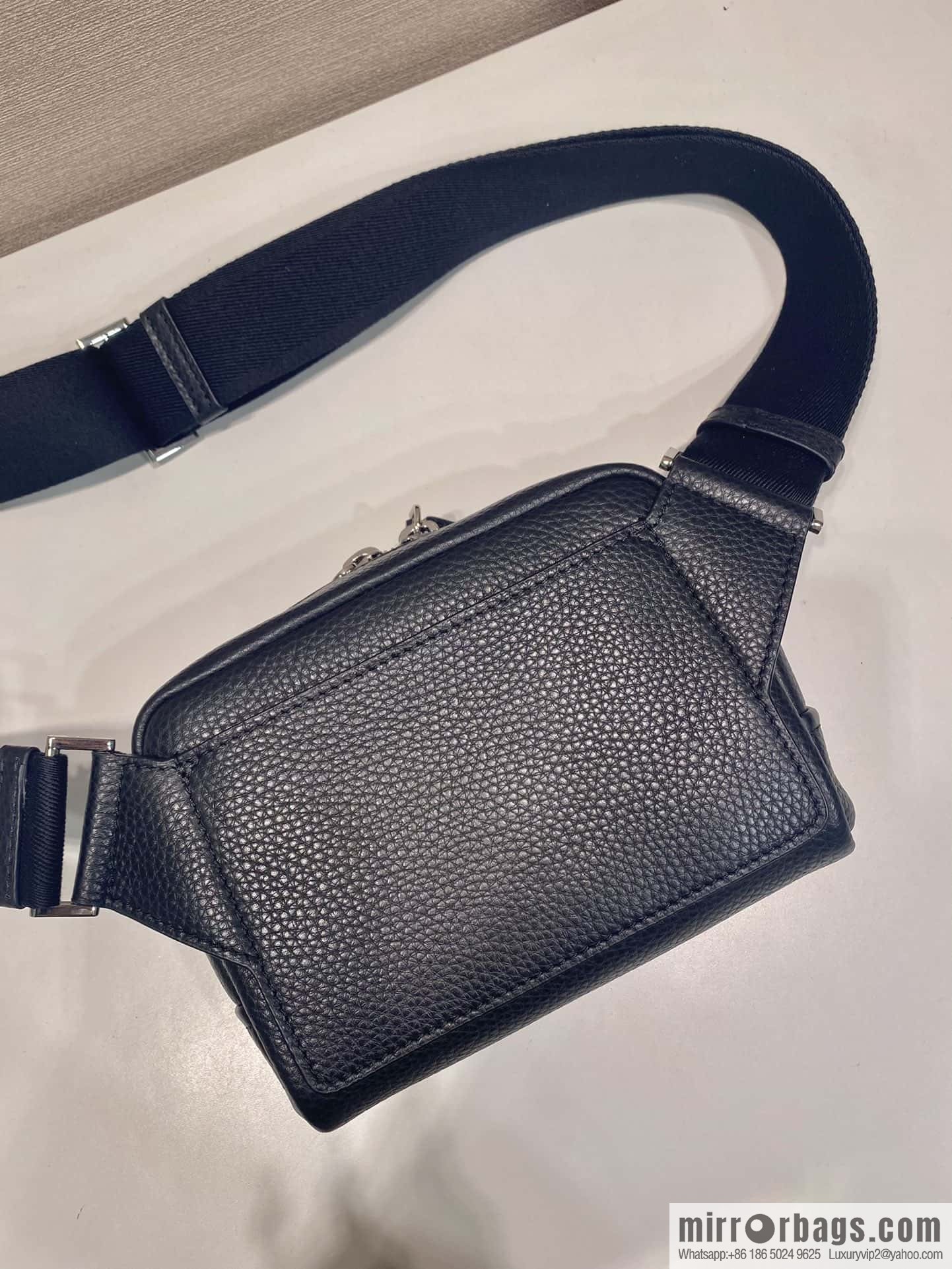PRADA 🎉 new breast bag 🎉 2VH184 small🎉🎉