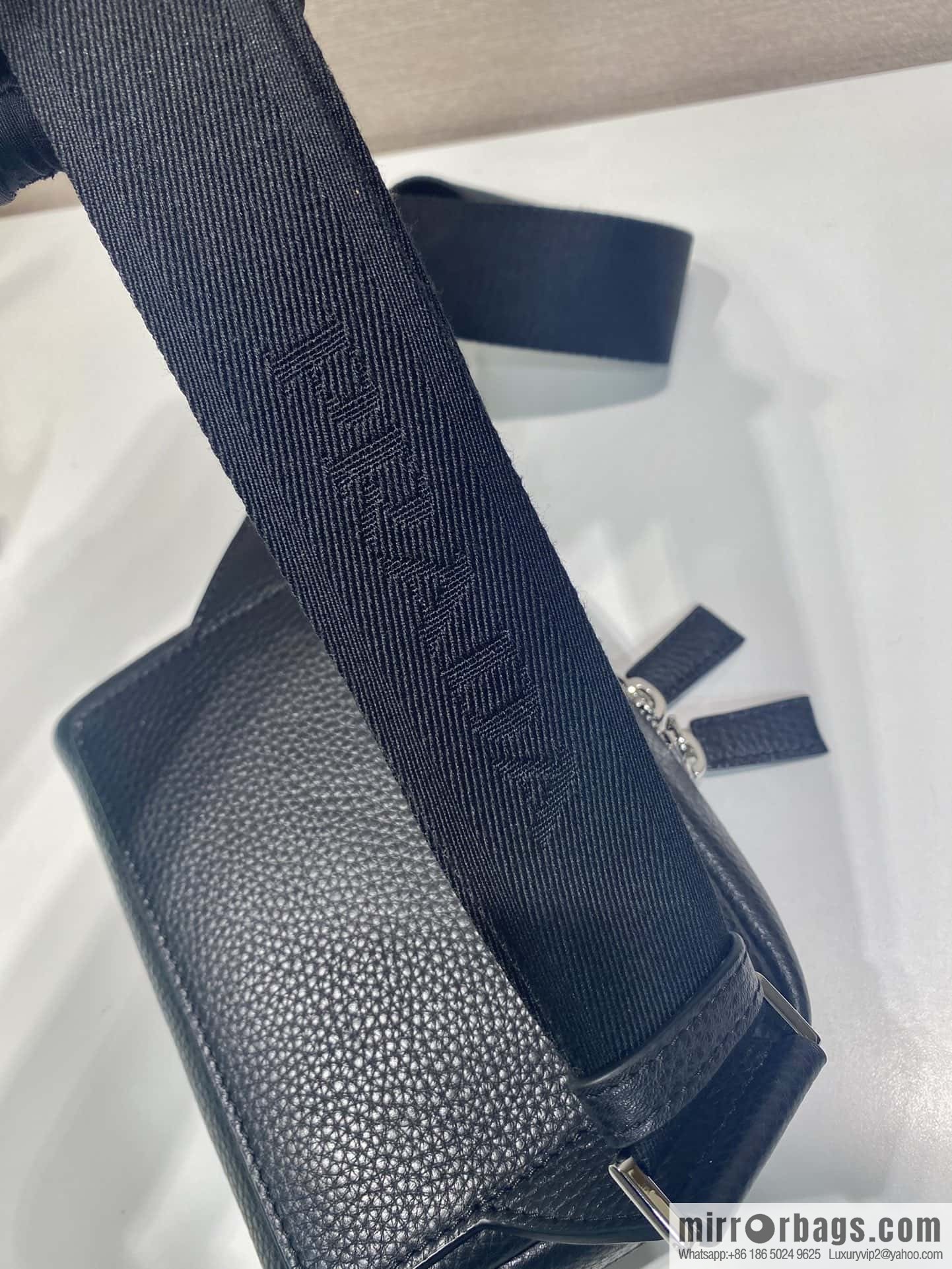 PRADA 🎉 new breast bag 🎉 2VH184 small🎉🎉