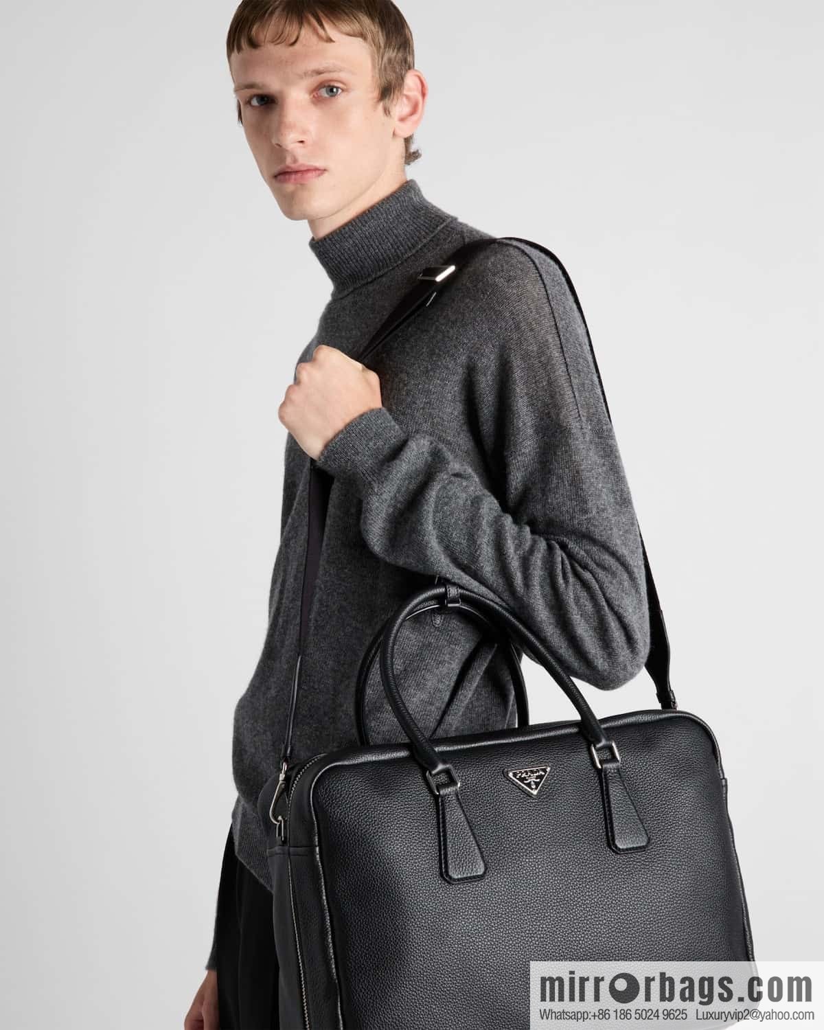 PRADA 🎉 new briefcase 🎉 2VE339 extra large🎉🎉