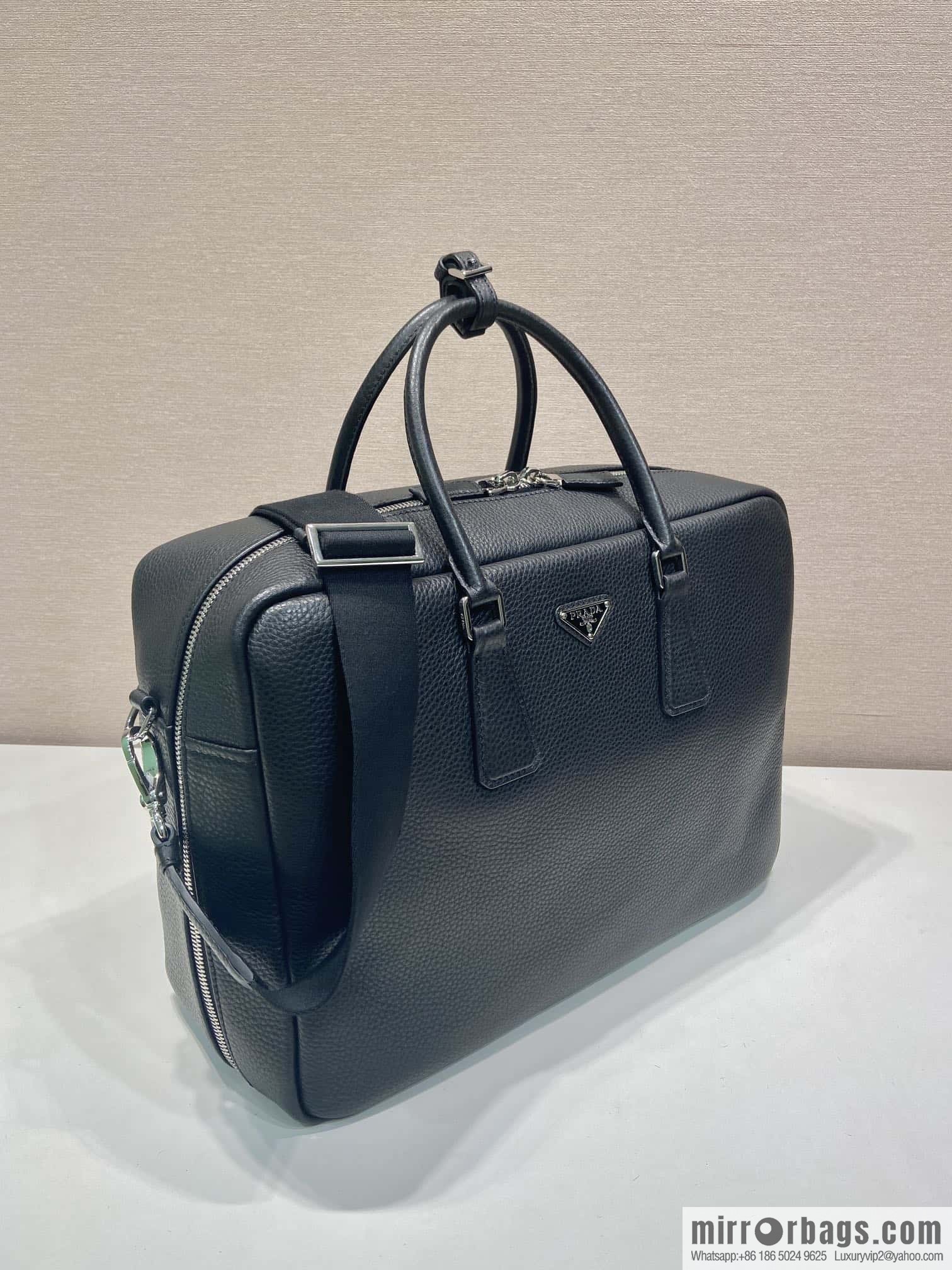 PRADA 🎉 new briefcase 🎉 2VE339 extra large🎉🎉
