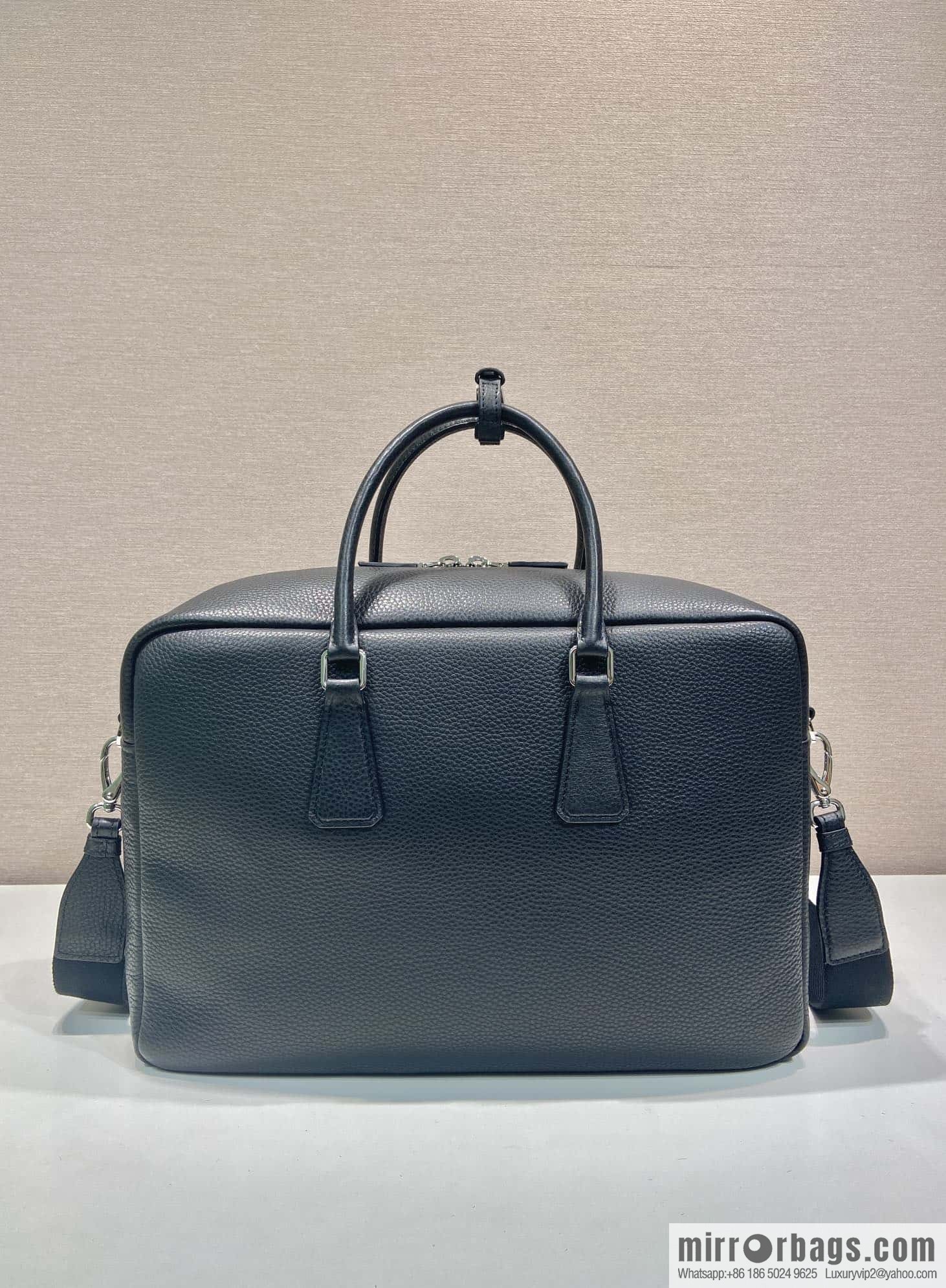 PRADA 🎉 new briefcase 🎉 2VE339 extra large🎉🎉