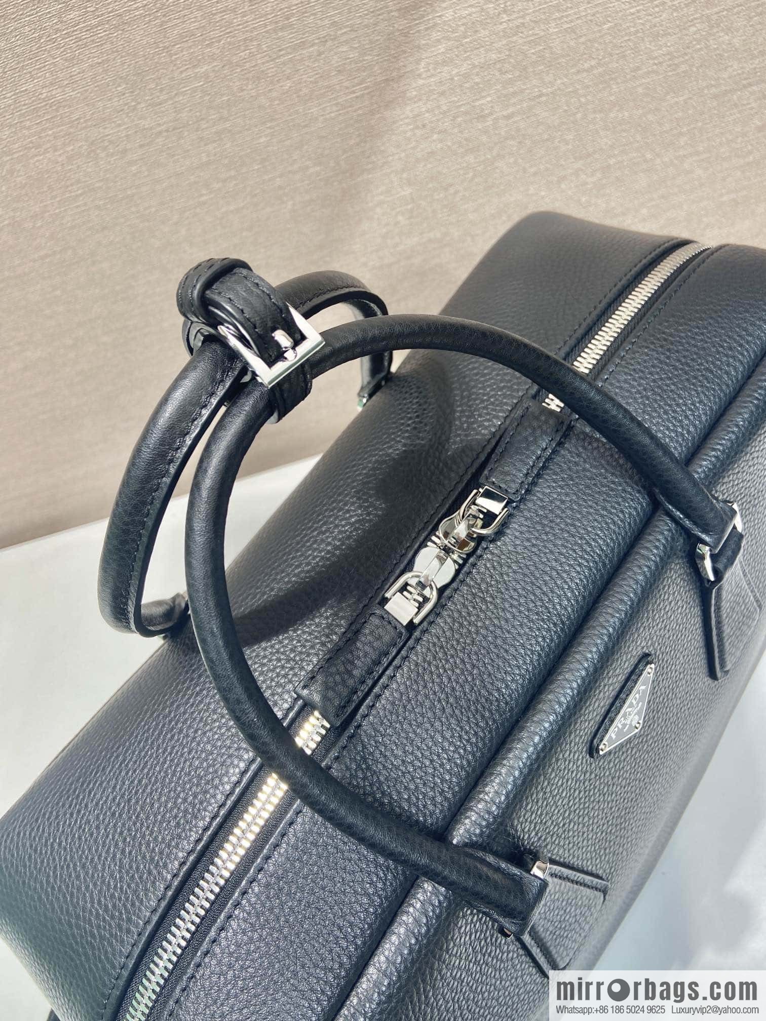 PRADA 🎉 new briefcase 🎉 2VE339 extra large🎉🎉