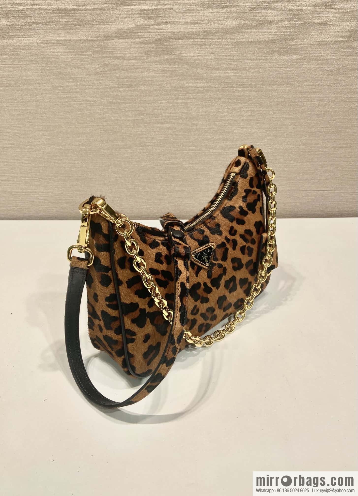 PRADA 🎉 Leopard Hobo 🎉 1 BC 194 New🎉🎉