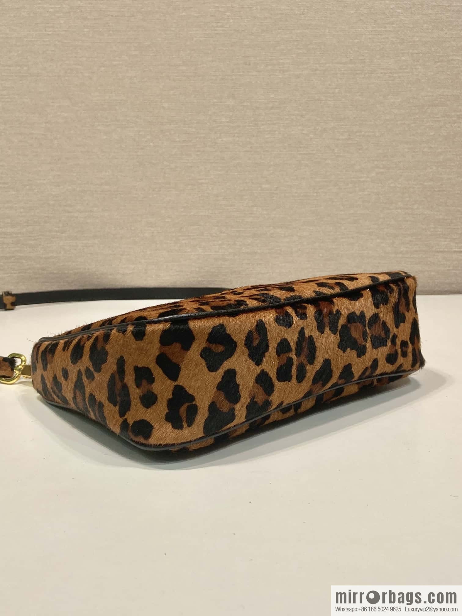 PRADA 🎉 Leopard Hobo 🎉 1 BC 194 New🎉🎉