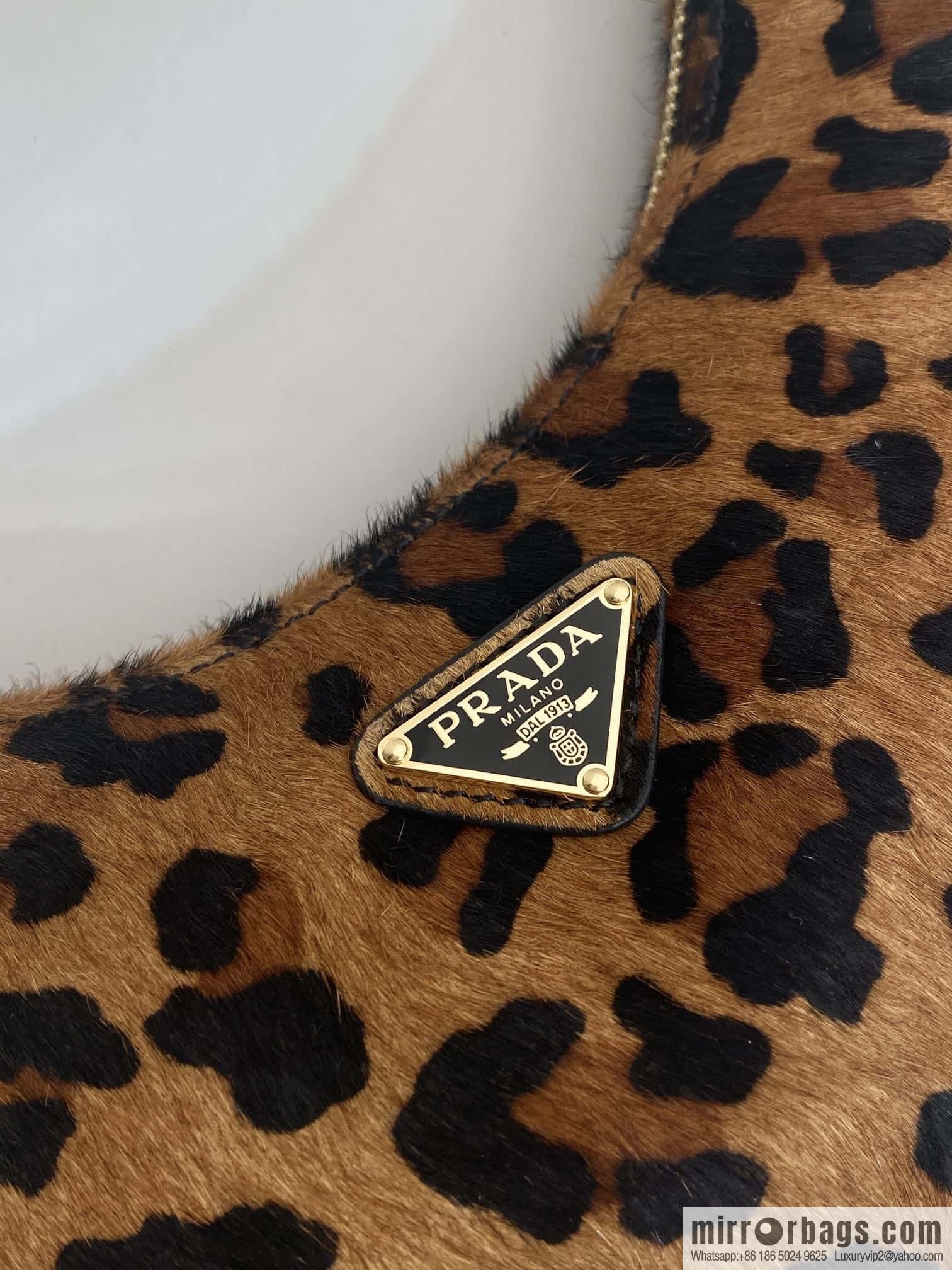 PRADA 🎉 Leopard Hobo 🎉 1 BC 194 New🎉🎉