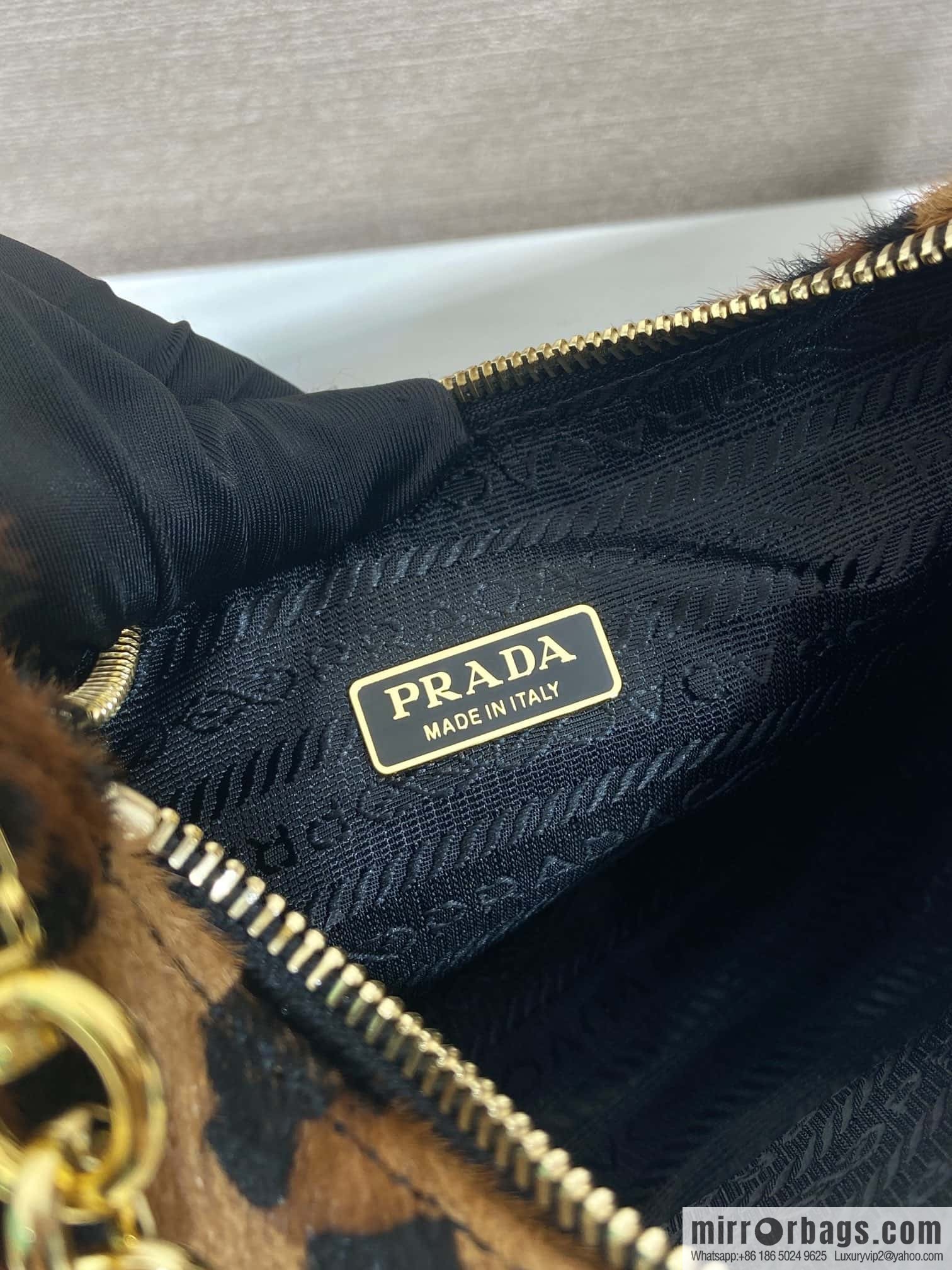 PRADA 🎉 Leopard Hobo 🎉 1 BC 194 New🎉🎉