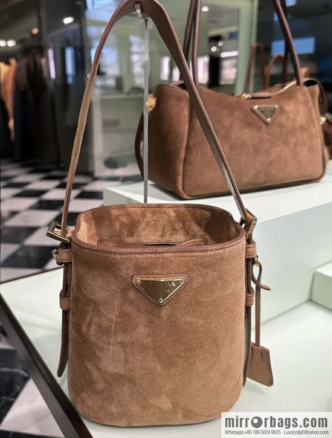 PRADA ๐ new bucket bag ๐ 1BE078 fleece large๐๐