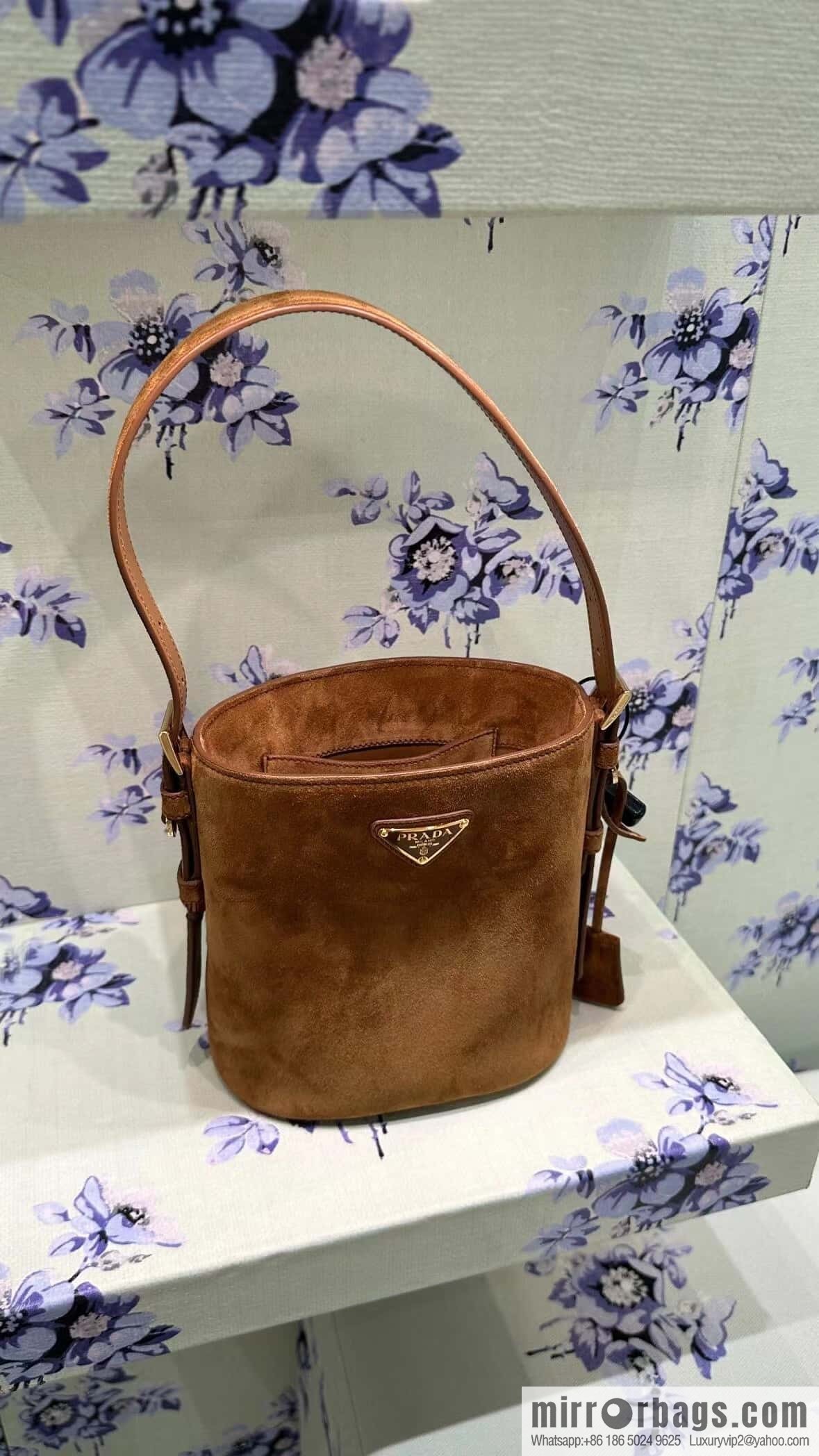 PRADA ๐ new bucket bag ๐ 1BE078 fleece large๐๐