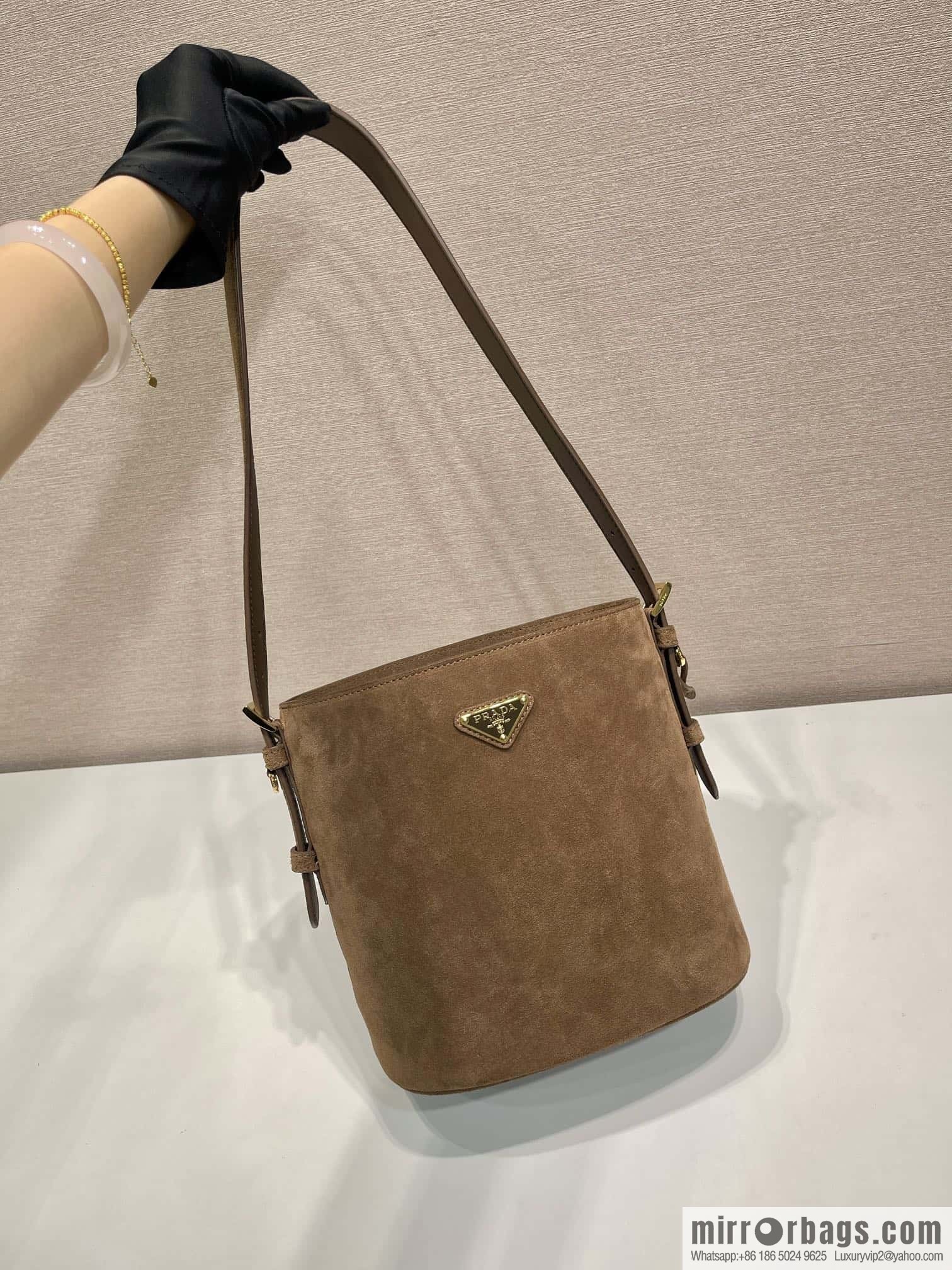 PRADA ๐ new bucket bag ๐ 1BE078 fleece large๐๐