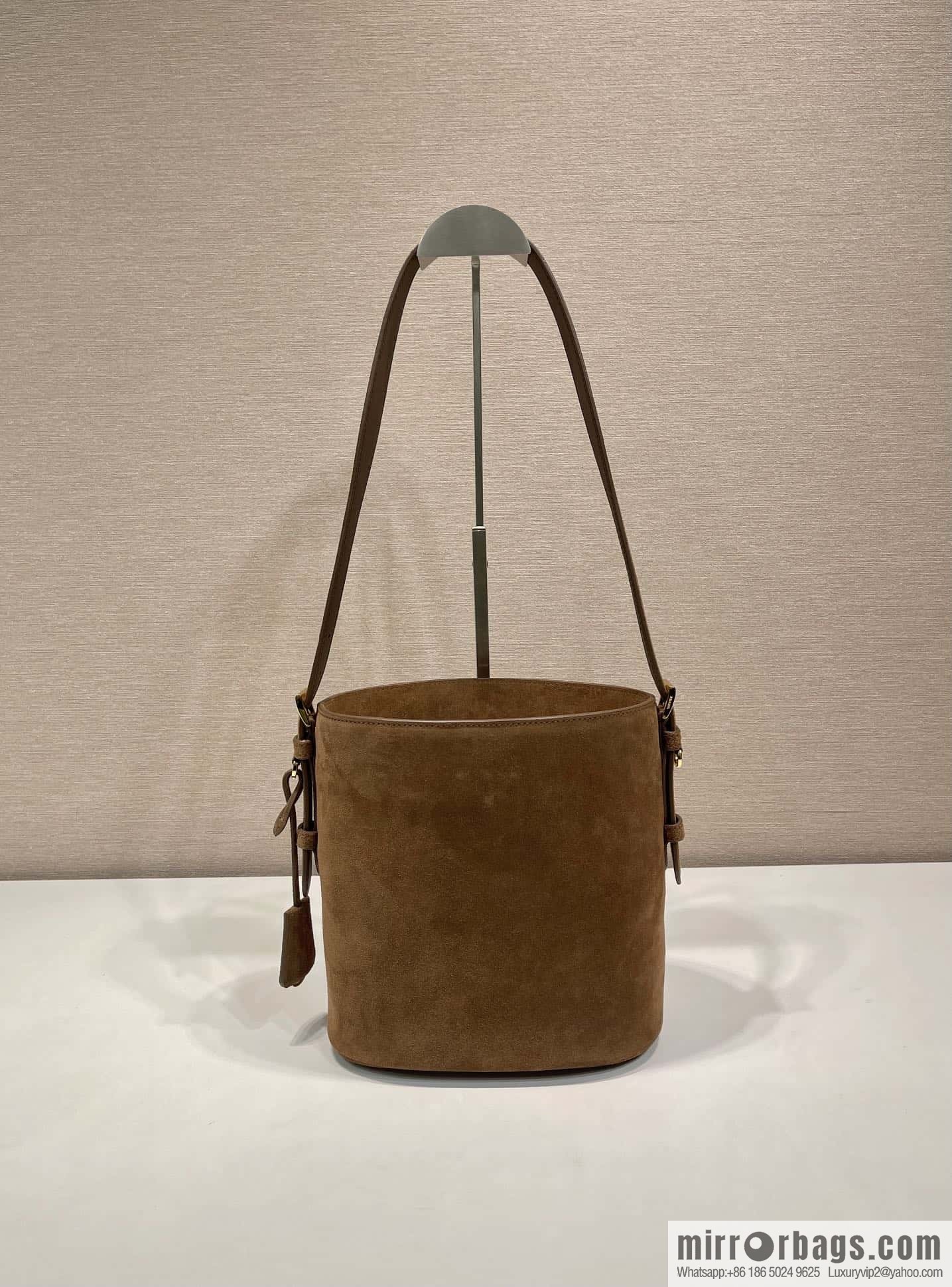 PRADA ๐ new bucket bag ๐ 1BE078 fleece large๐๐