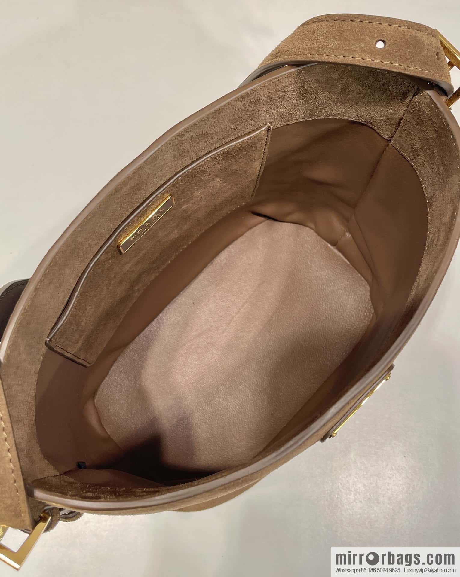 PRADA ๐ new bucket bag ๐ 1BE078 fleece large๐๐