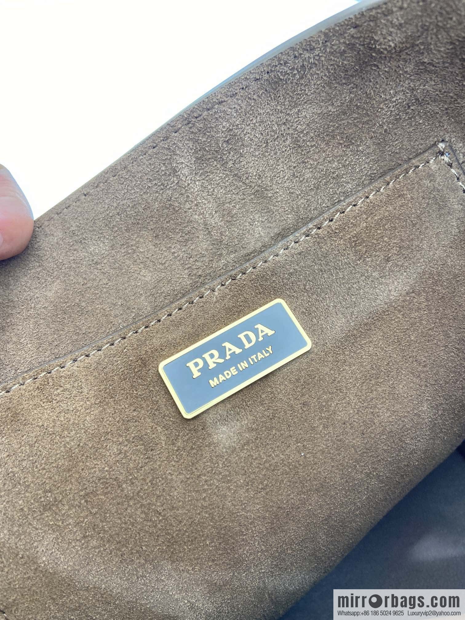 PRADA ๐ new bucket bag ๐ 1BE078 fleece large๐๐