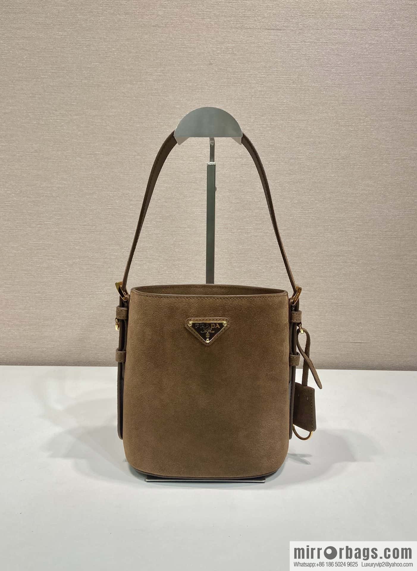 PRADA 🎉 new bucket bag 🎉 1BE078A fleece small🎉🎉