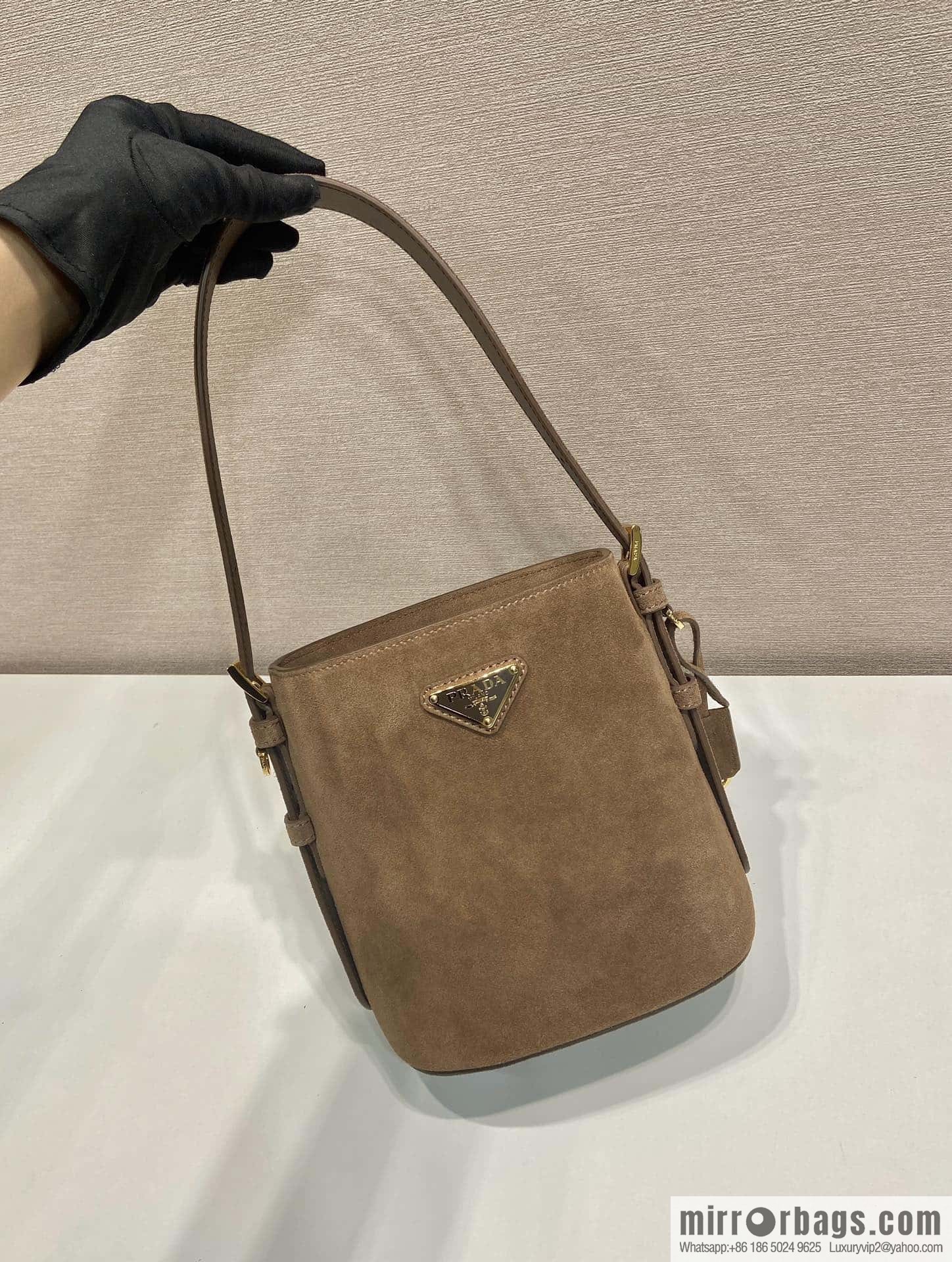 PRADA 🎉 new bucket bag 🎉 1BE078A fleece small🎉🎉