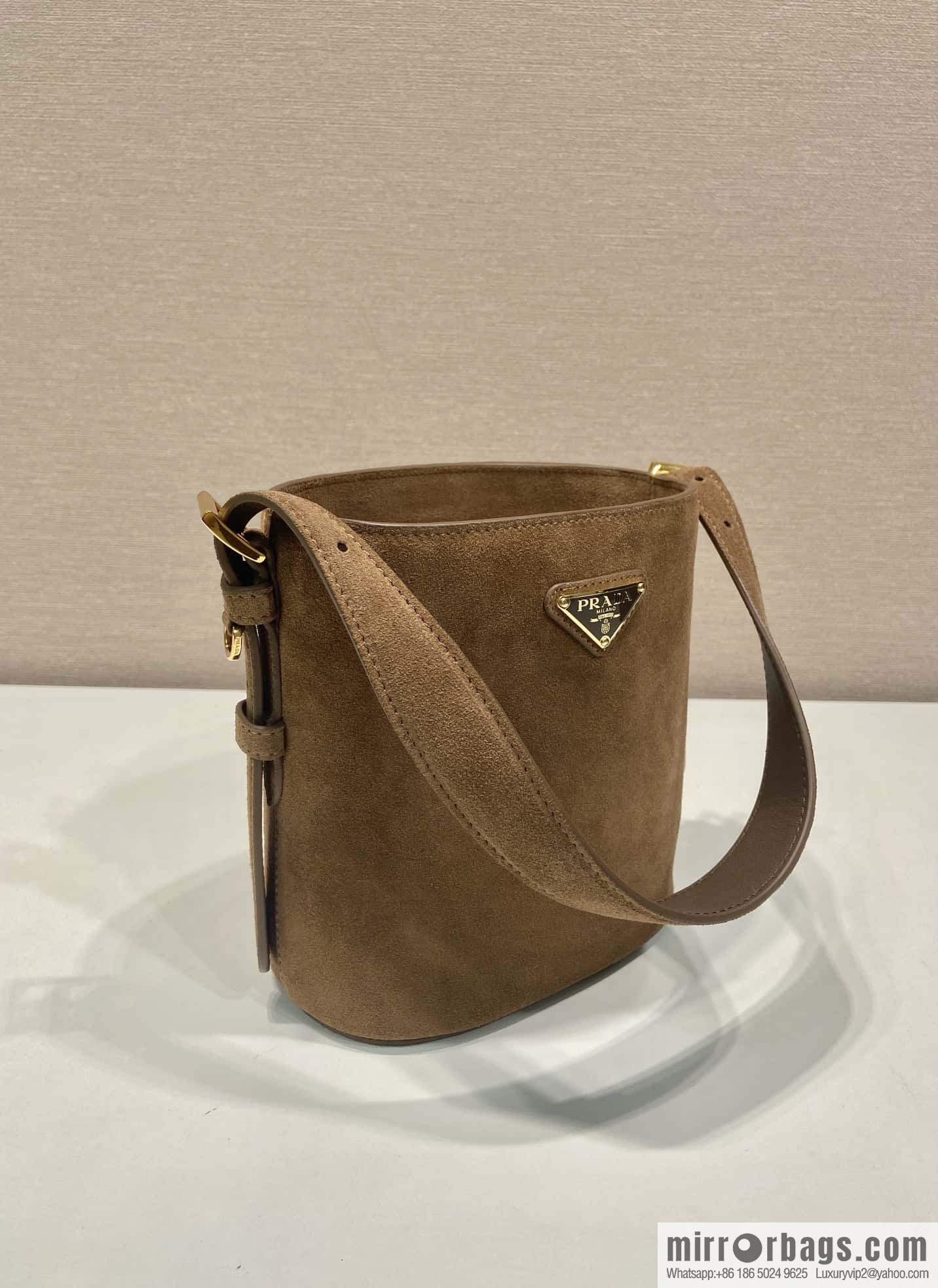 PRADA 🎉 new bucket bag 🎉 1BE078A fleece small🎉🎉