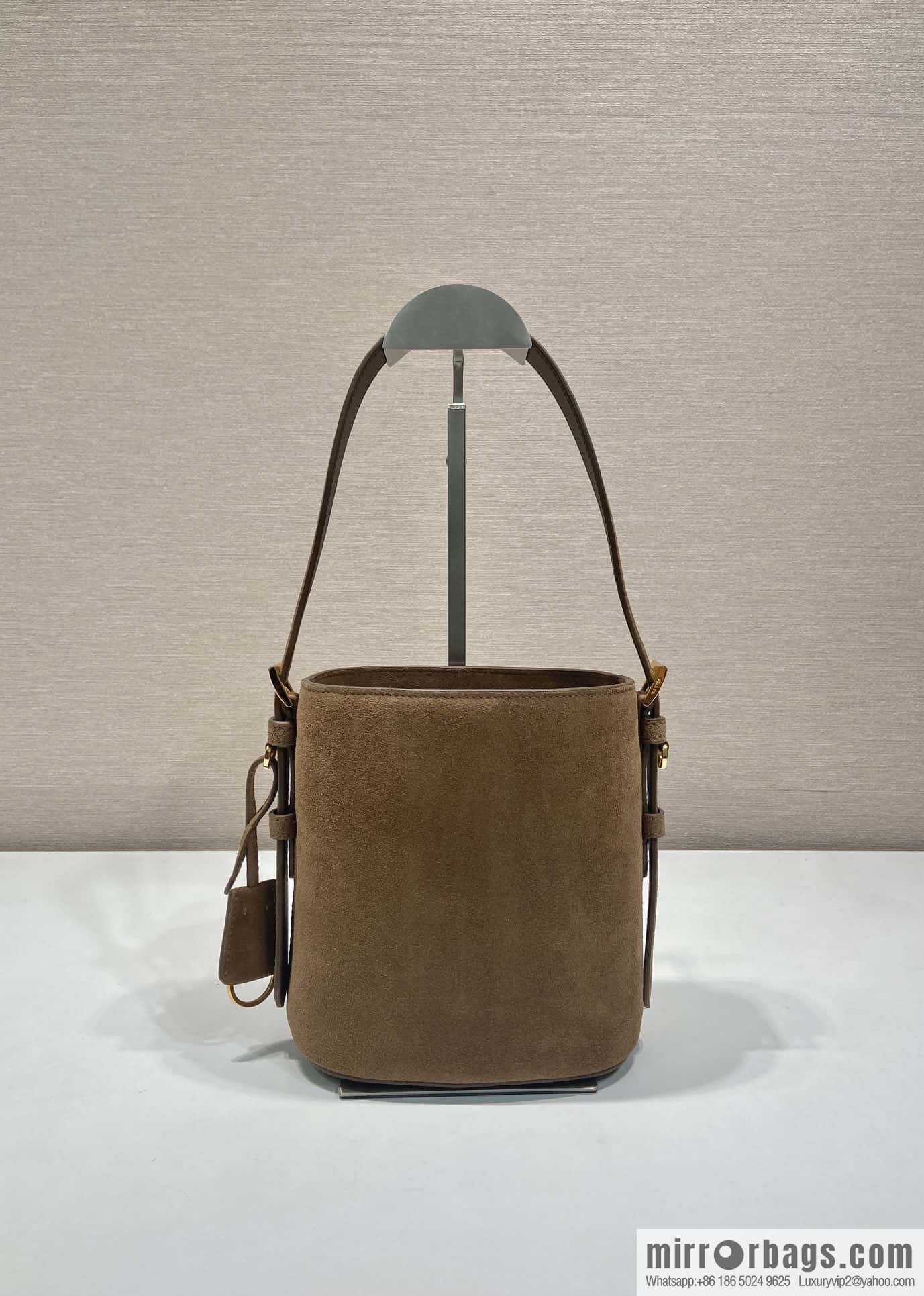 PRADA 🎉 new bucket bag 🎉 1BE078A fleece small🎉🎉