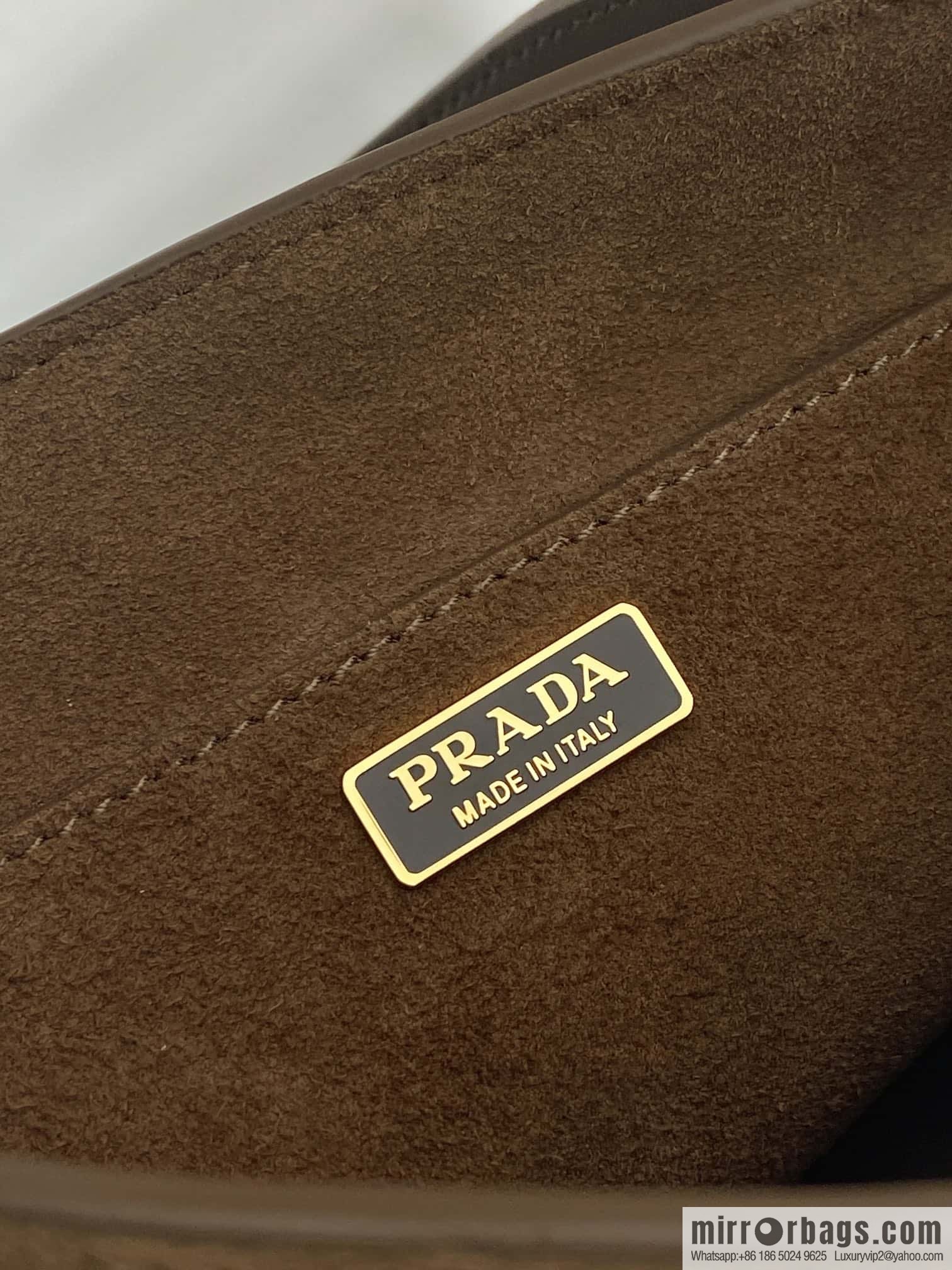 PRADA 🎉 new bucket bag 🎉 1BE078A fleece small🎉🎉