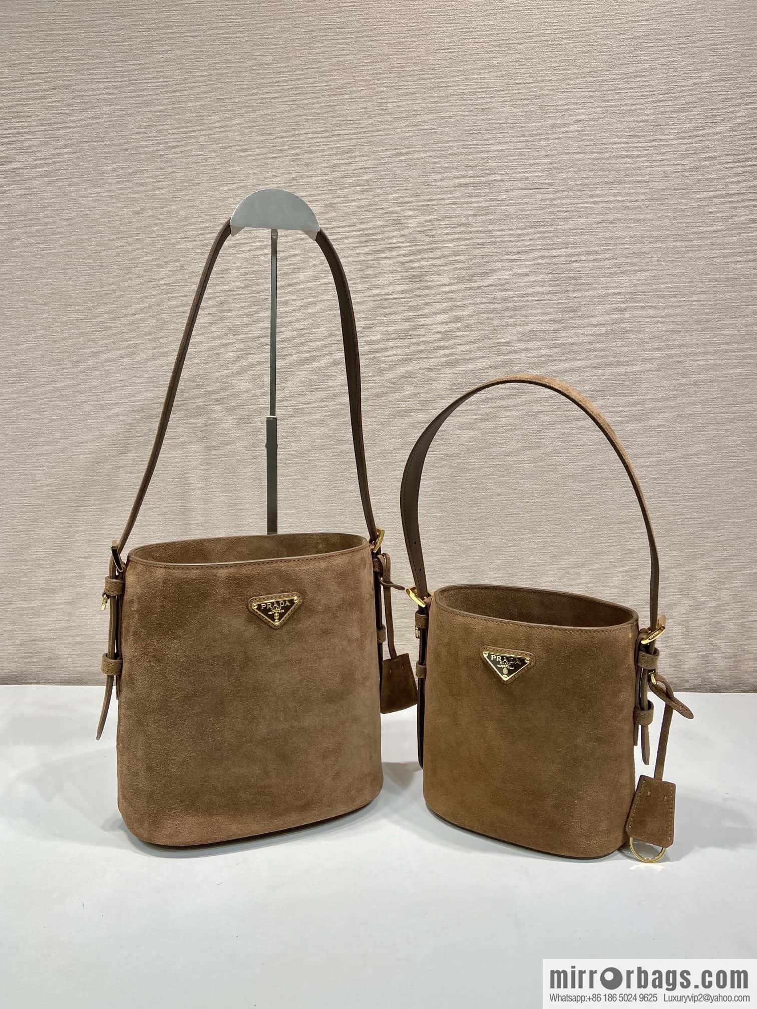 PRADA 🎉 new bucket bag 🎉 1BE078A fleece small🎉🎉