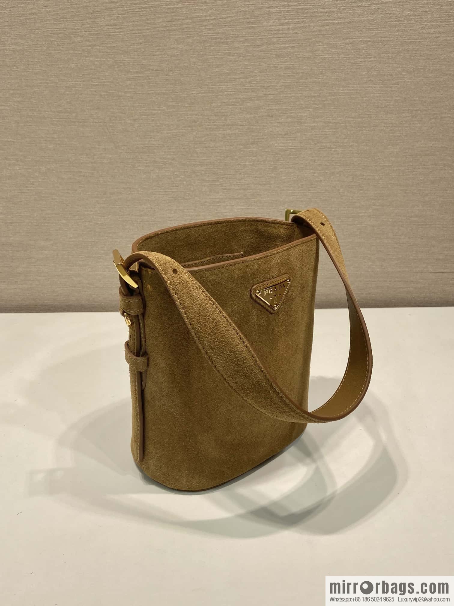 PRADA 🎉 new bucket bag 🎉 1BE078A fleece small 🎉🎉 cinnamon