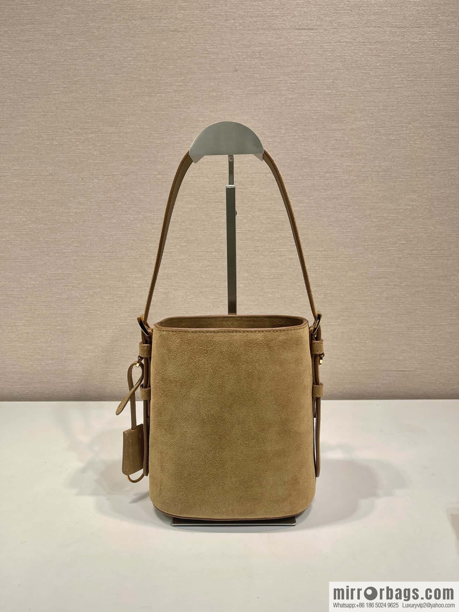 PRADA 🎉 new bucket bag 🎉 1BE078A fleece small 🎉🎉 cinnamon