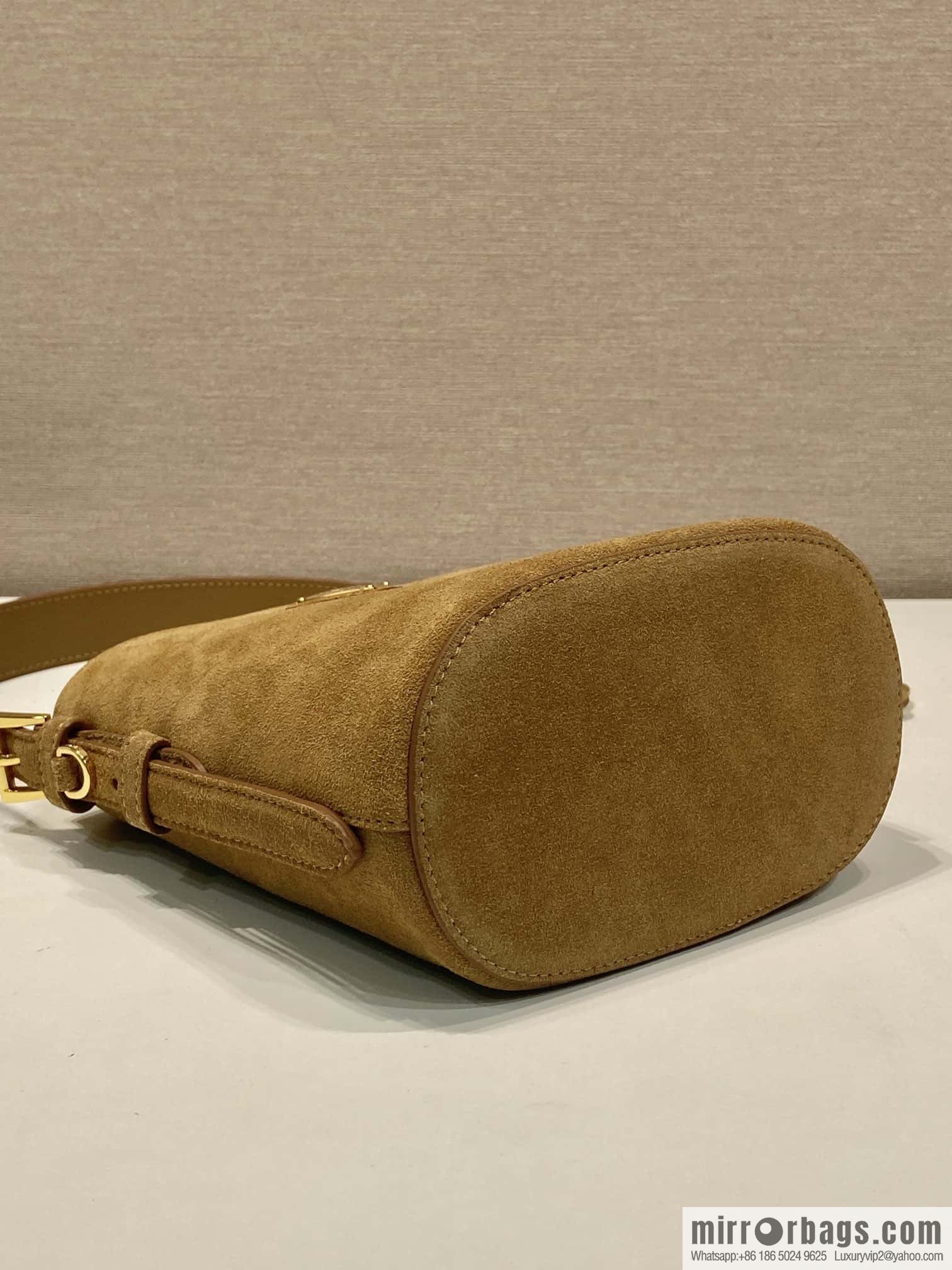 PRADA 🎉 new bucket bag 🎉 1BE078A fleece small 🎉🎉 cinnamon