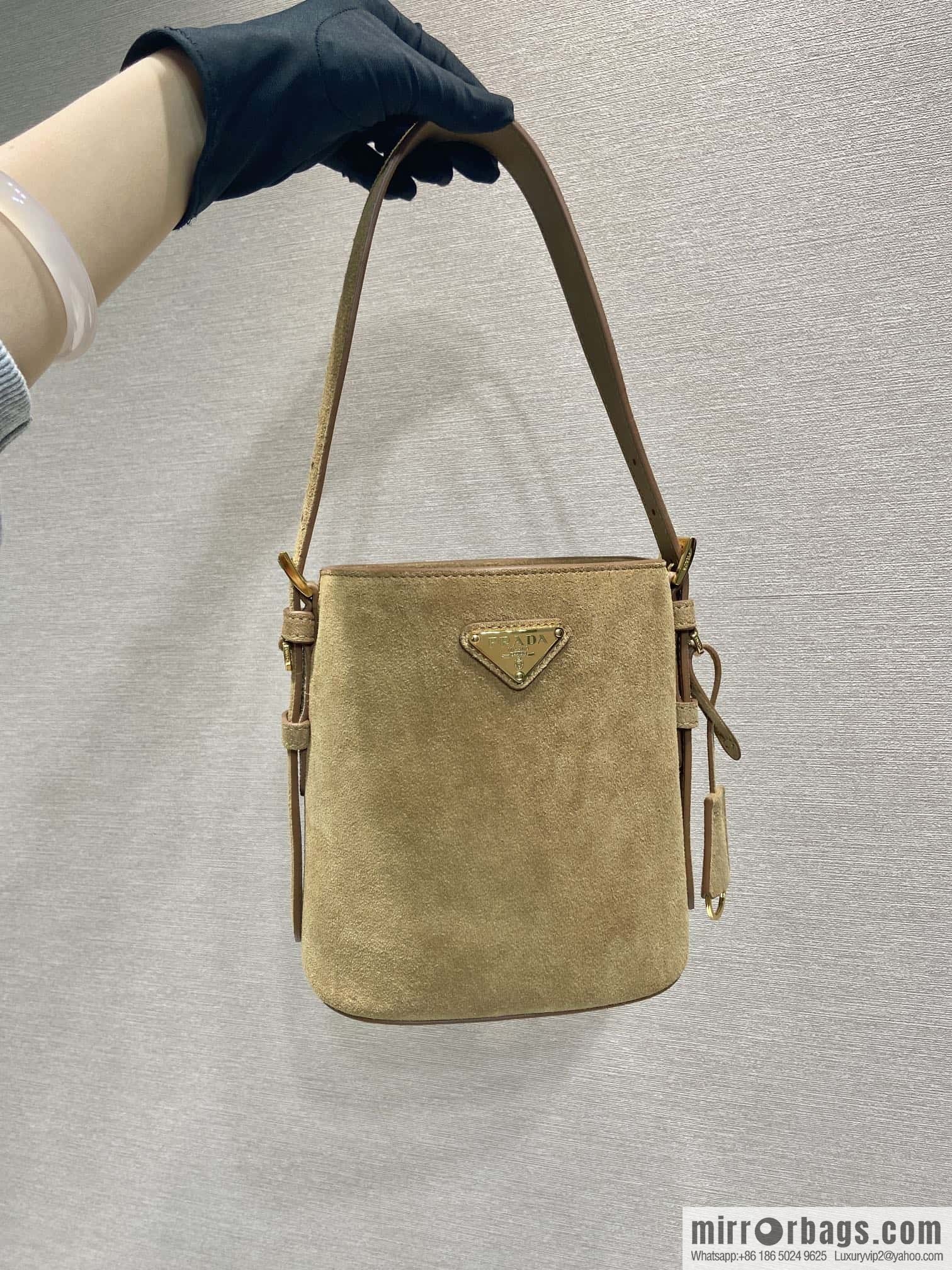 PRADA 🎉 new bucket bag 🎉 1BE078A fleece small 🎉🎉 cinnamon