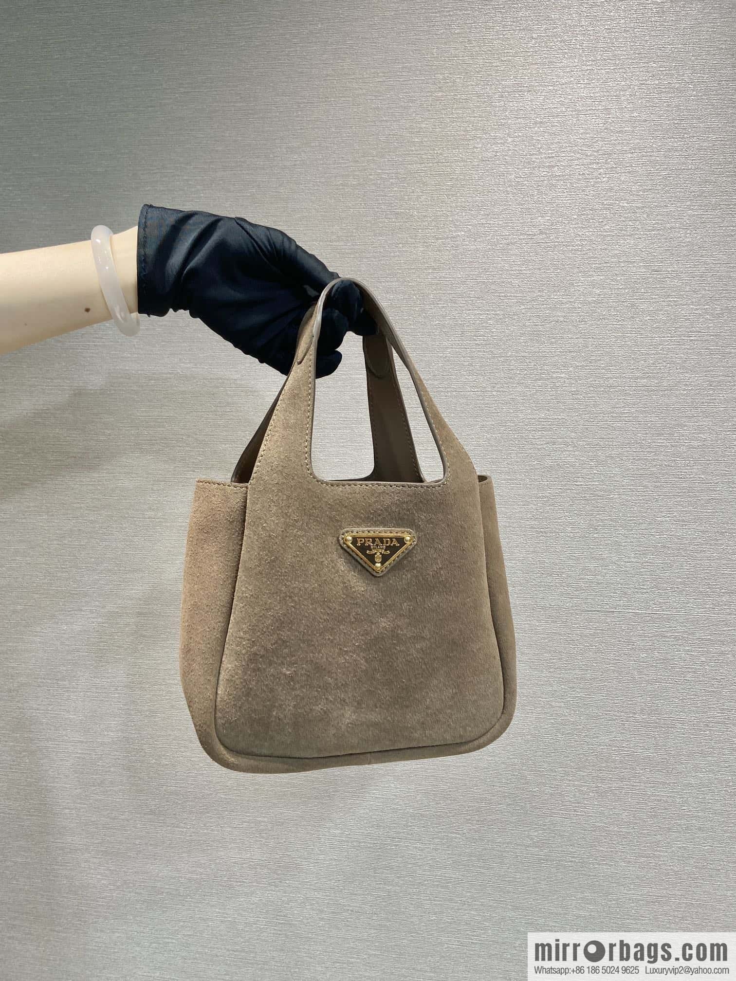 PRADA 🎉 mini basket 🎉 1BA349 frosted leather🎉🎉