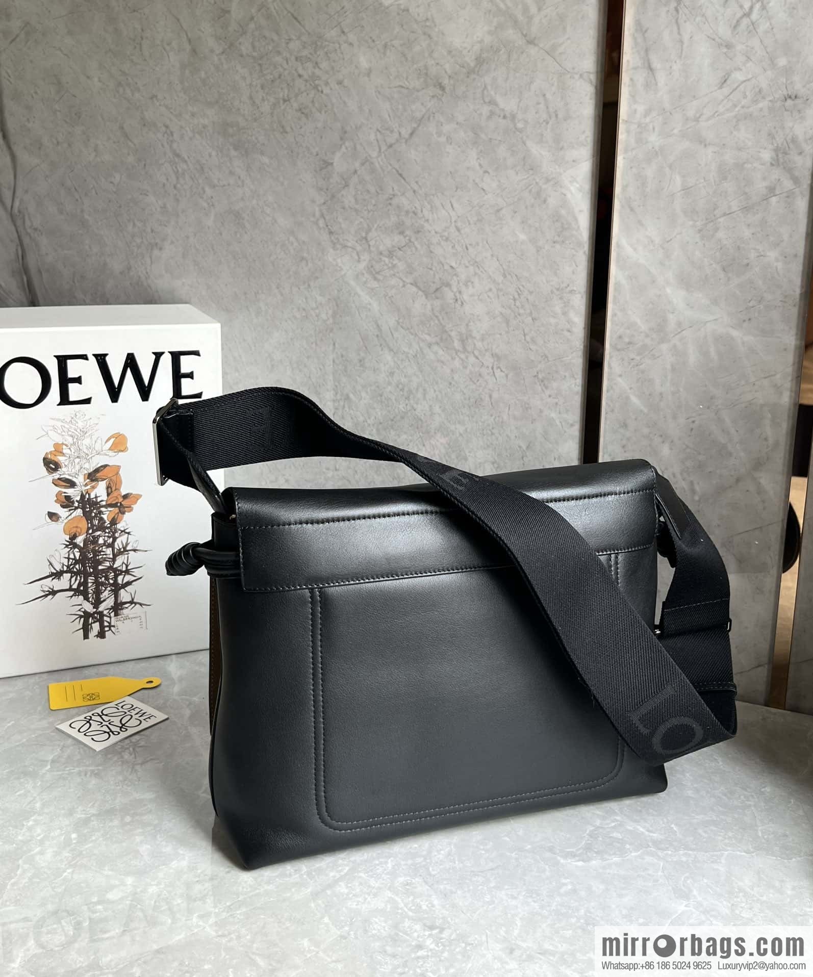 LOEWE Luo Jia 🌟 glossy soft cow leather Flamenco satchel messenger bag 0901 black