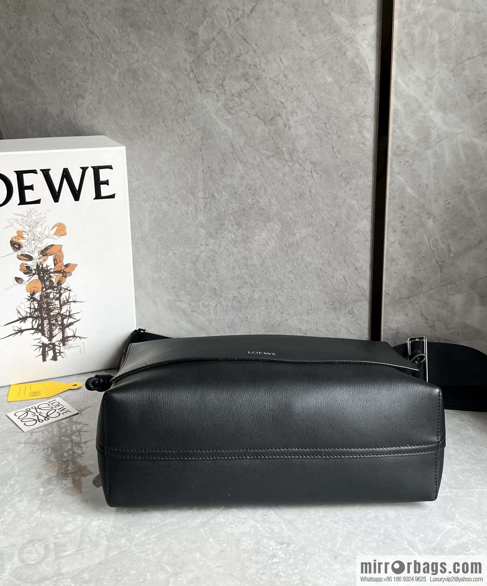 LOEWE Luo Jia 🌟 glossy soft cow leather Flamenco satchel messenger bag 0901 black