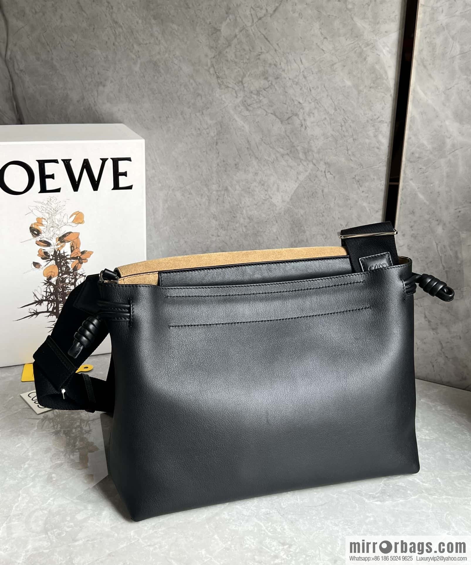 LOEWE Luo Jia 🌟 glossy soft cow leather Flamenco satchel messenger bag 0901 black
