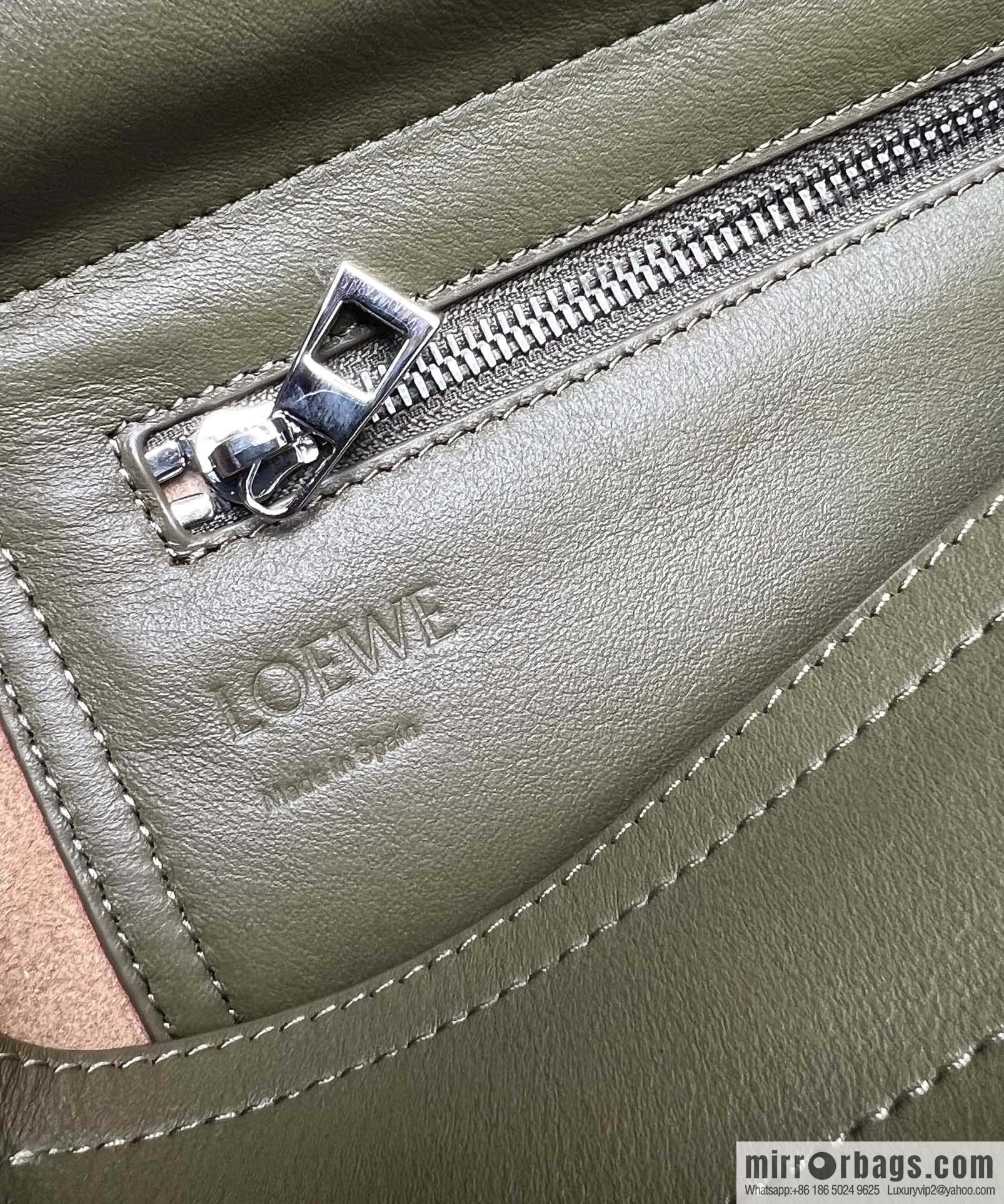 LOEWE Luo Jia 🌟 glossy soft cow leather Flamenco satchel messenger bag 0901 green