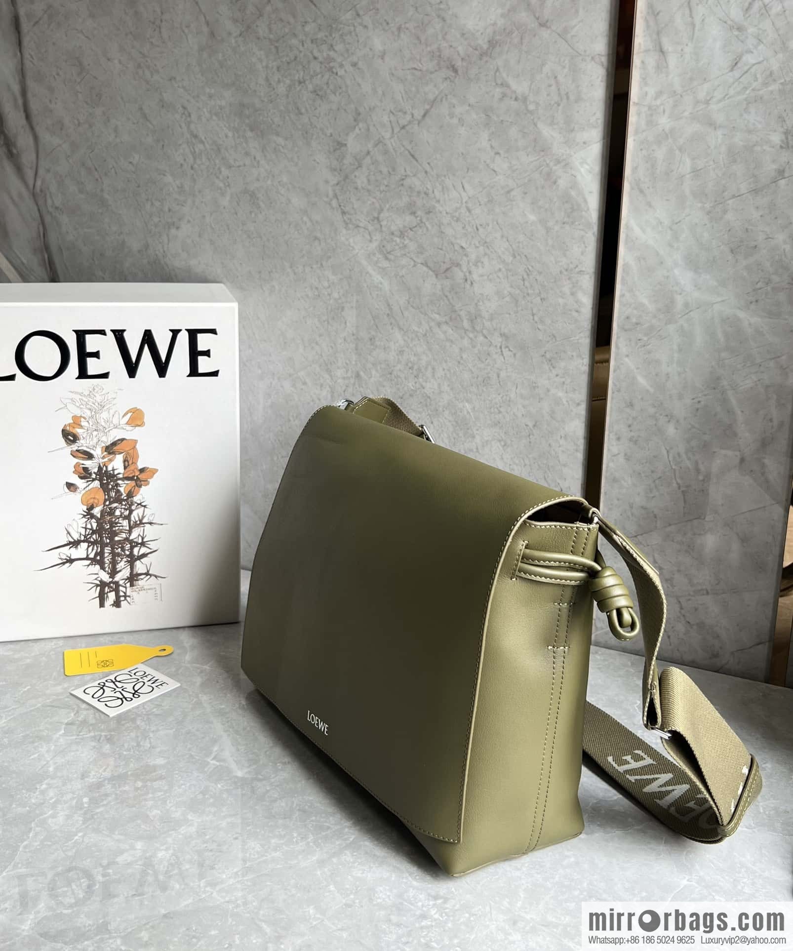 LOEWE Luo Jia 🌟 glossy soft cow leather Flamenco satchel messenger bag 0901 green