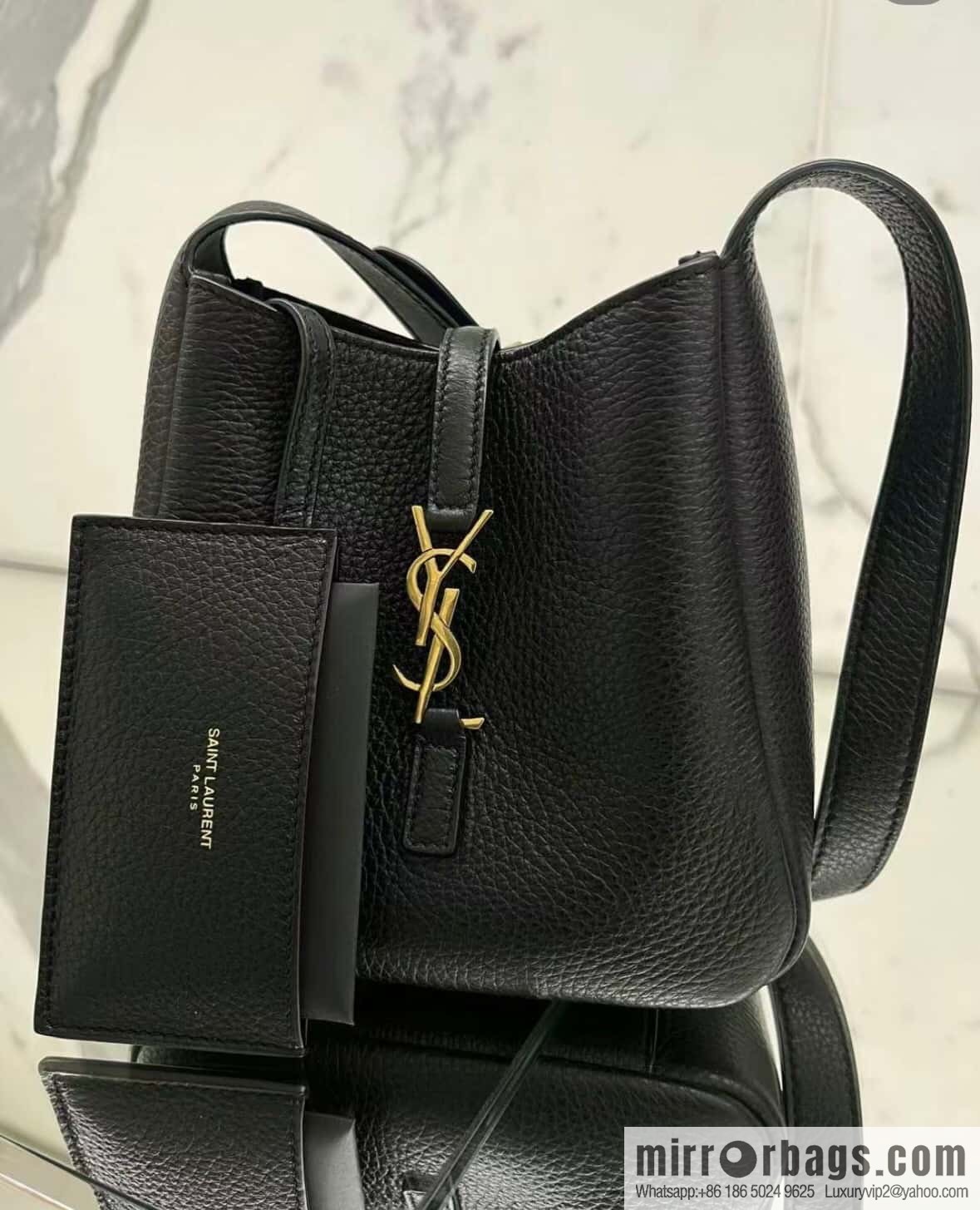 YSL 𝗟𝗘𝟱 À 𝟳 𝗕𝗔𝗕𝗬 Soft Grain Leather Handbag 809461