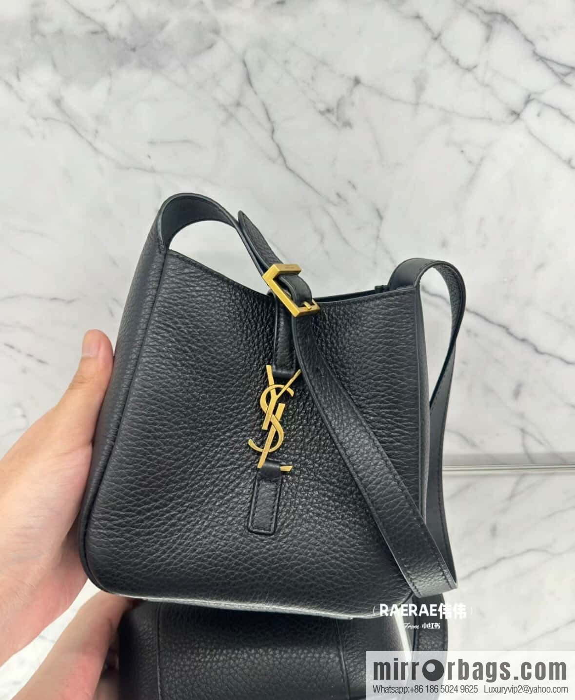YSL 𝗟𝗘𝟱 À 𝟳 𝗕𝗔𝗕𝗬 Soft Grain Leather Handbag 809461