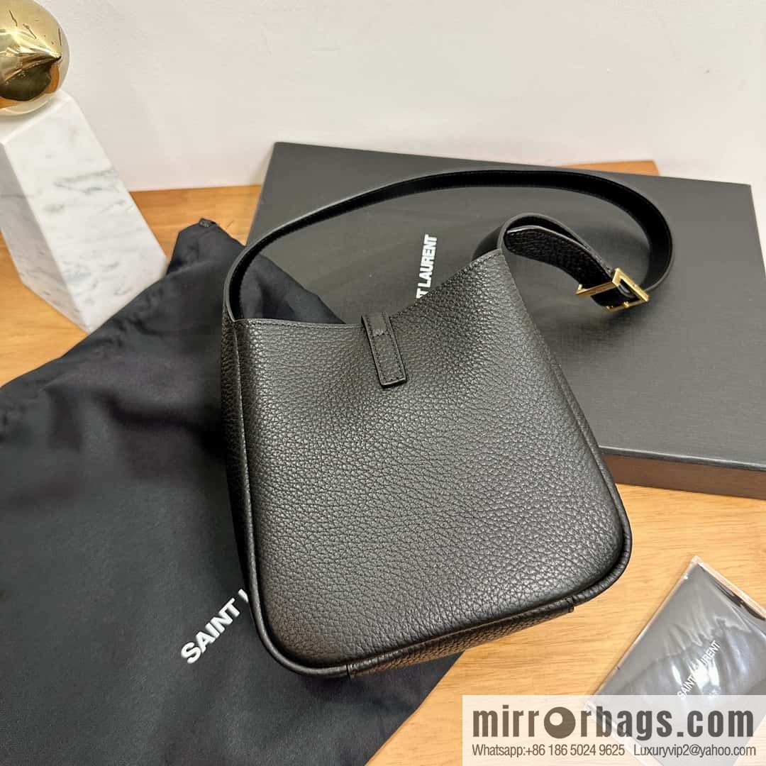 YSL 𝗟𝗘𝟱 À 𝟳 𝗕𝗔𝗕𝗬 Soft Grain Leather Handbag 809461