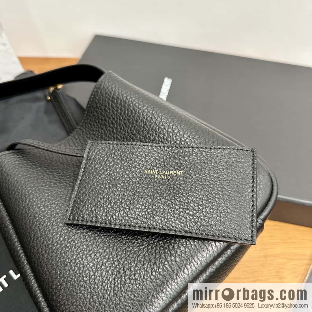 YSL 𝗟𝗘𝟱 À 𝟳 𝗕𝗔𝗕𝗬 Soft Grain Leather Handbag 809461