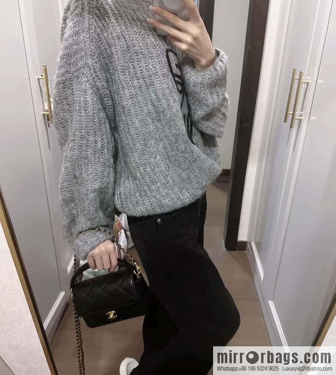 𝐂𝐇𝐀𝐍𝐄𝐋 24K CF Handle Cover Bag, Black Mini AS5164